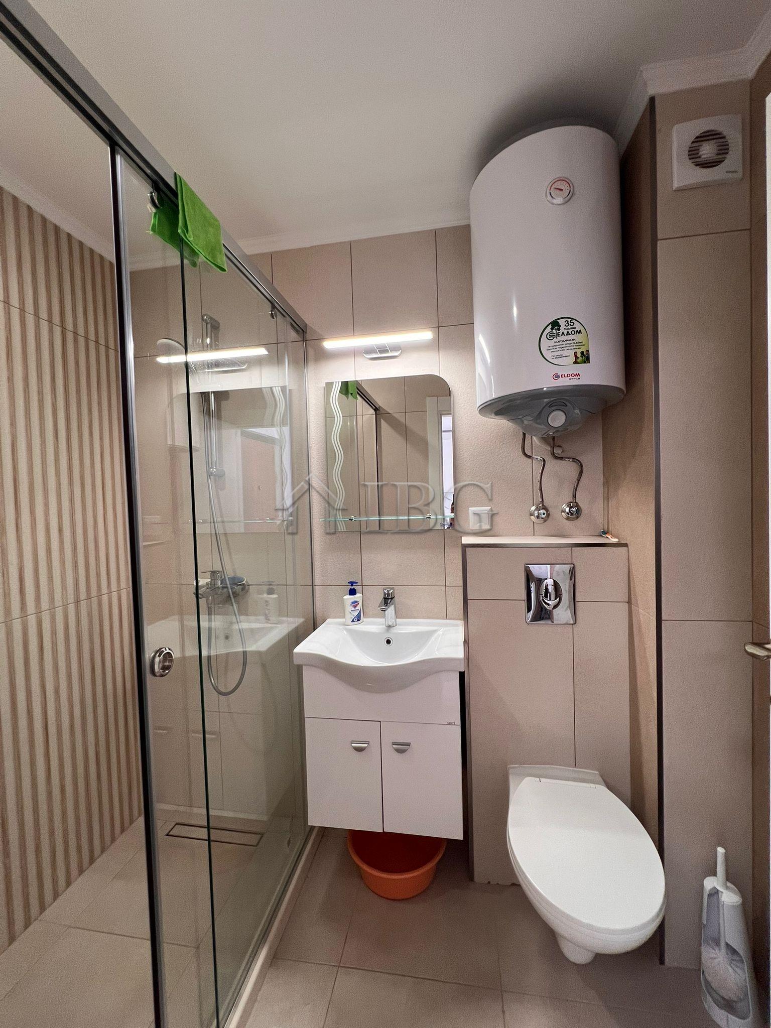Modern One-Bedroom Apartment with Pool View in Polar Star, Sveti Vlas — photo 13 of 16