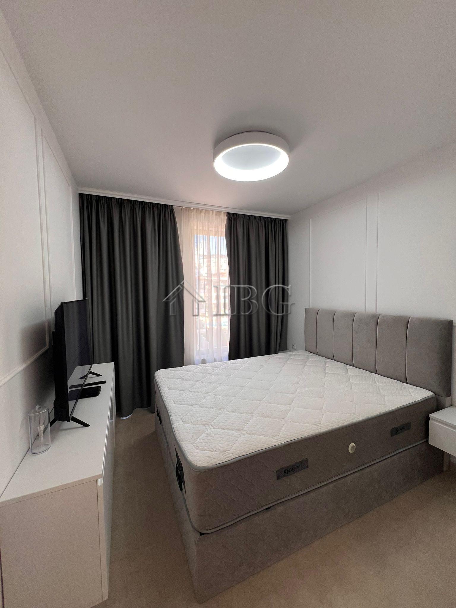 Modern One-Bedroom Apartment with Pool View in Polar Star, Sveti Vlas — photo 4 of 16