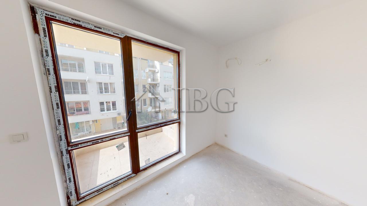 1-Bedroom Apartment with Sea View in Villa Metara, Ravda — photo 16 of 25