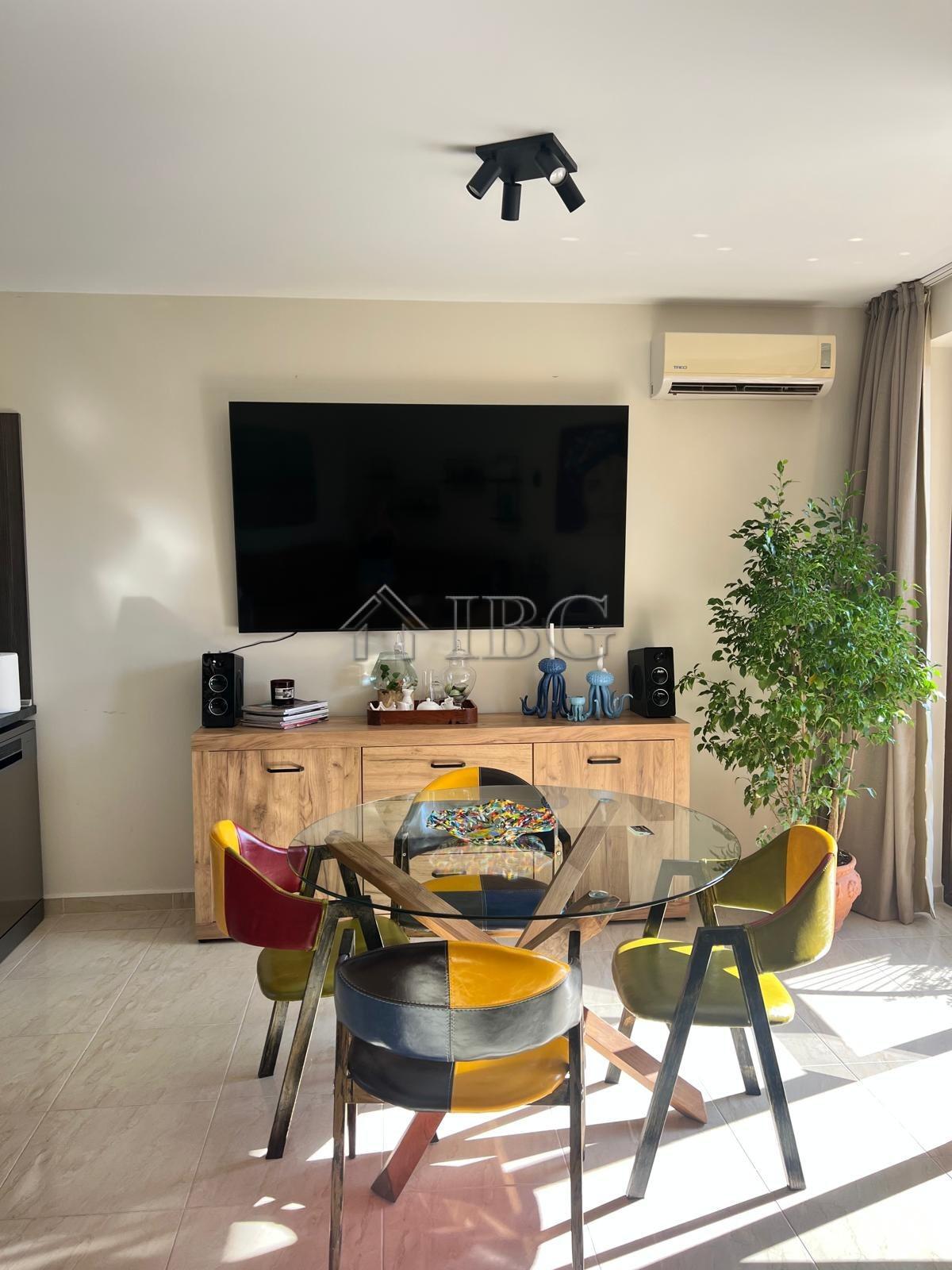 One-Bedroom Apartment with Pool and Partial Sea View in Star Dreams, Sveti Vlas — photo 6