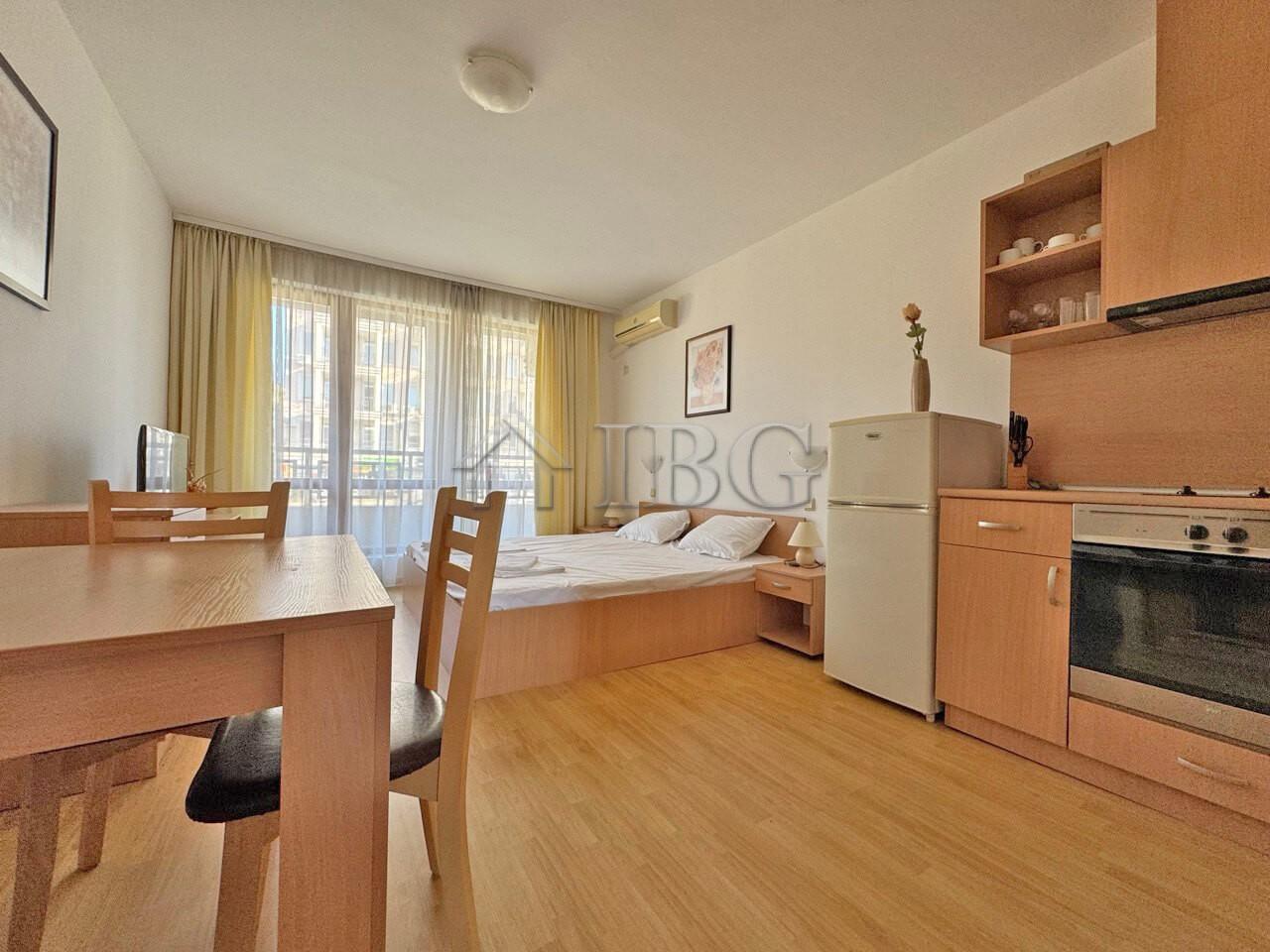 Bright Studio with Pool View Panorama Bay 1, Sveti Vlas — Sveti Vlas