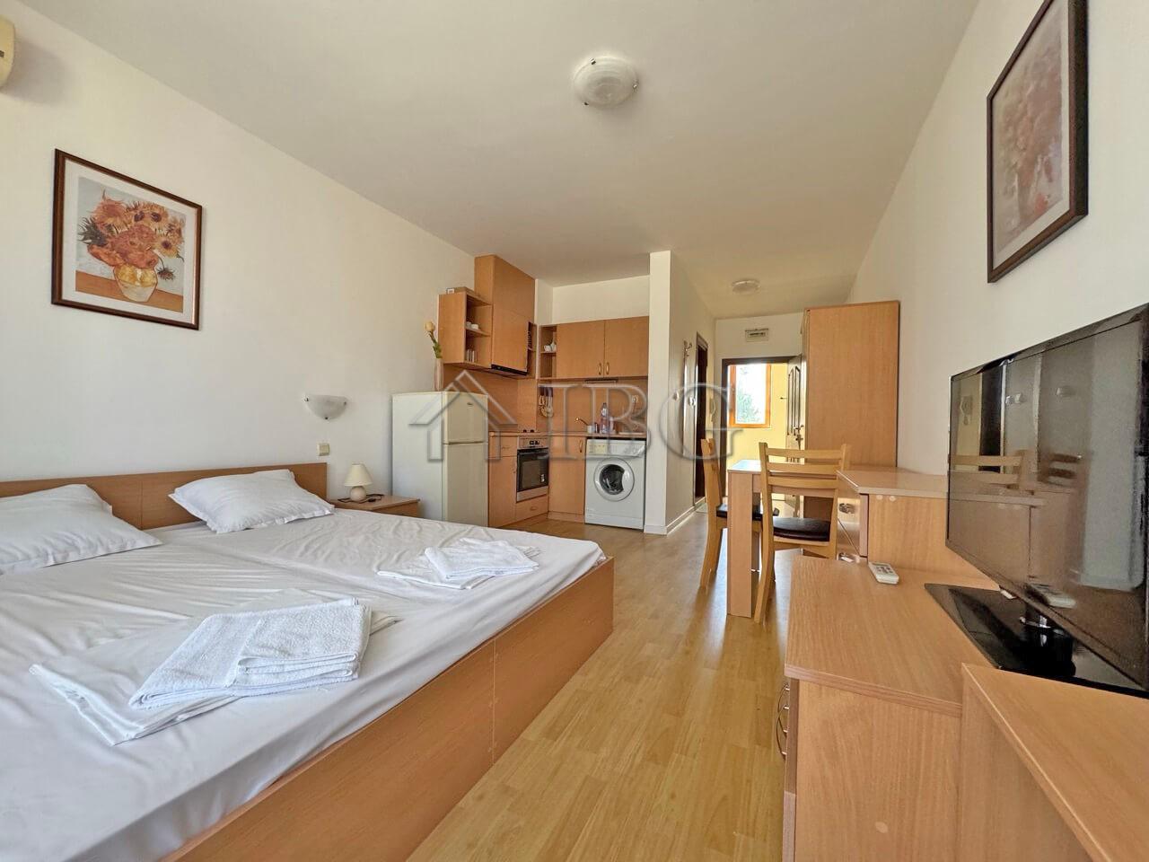 Bright Studio with Pool View Panorama Bay 1, Sveti Vlas — photo 7 of 12
