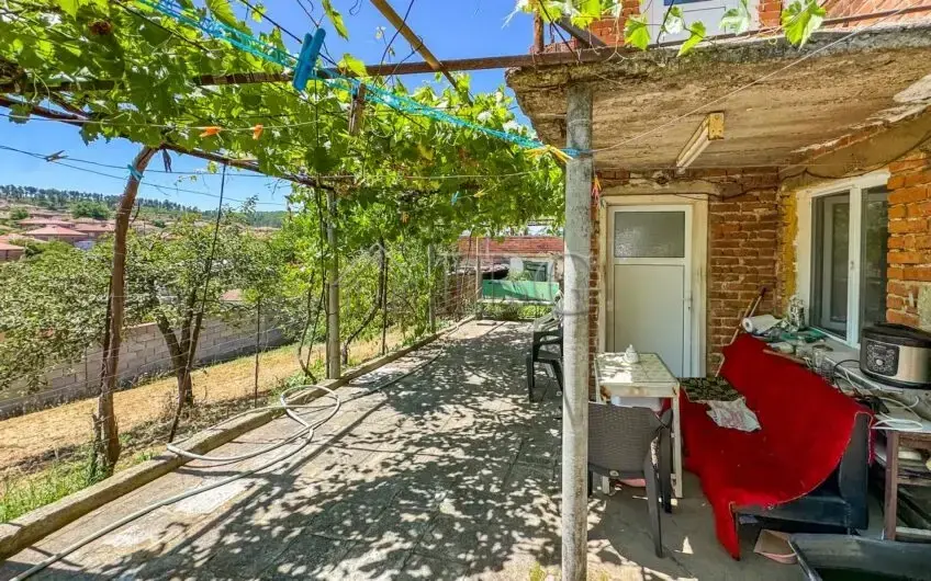 Two-Story House with Land in the Center of Sredets, Burgas Region — photo 8 of 23