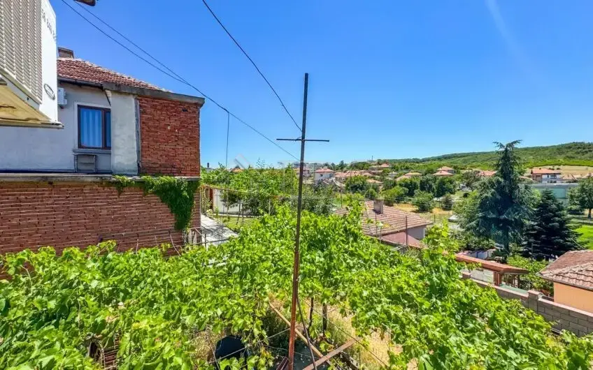 Two-Story House with Land in the Center of Sredets, Burgas Region — photo 5