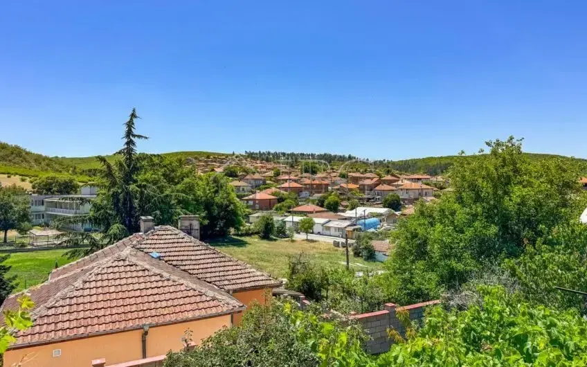 Two-Story House with Land in the Center of Sredets, Burgas Region — photo 2