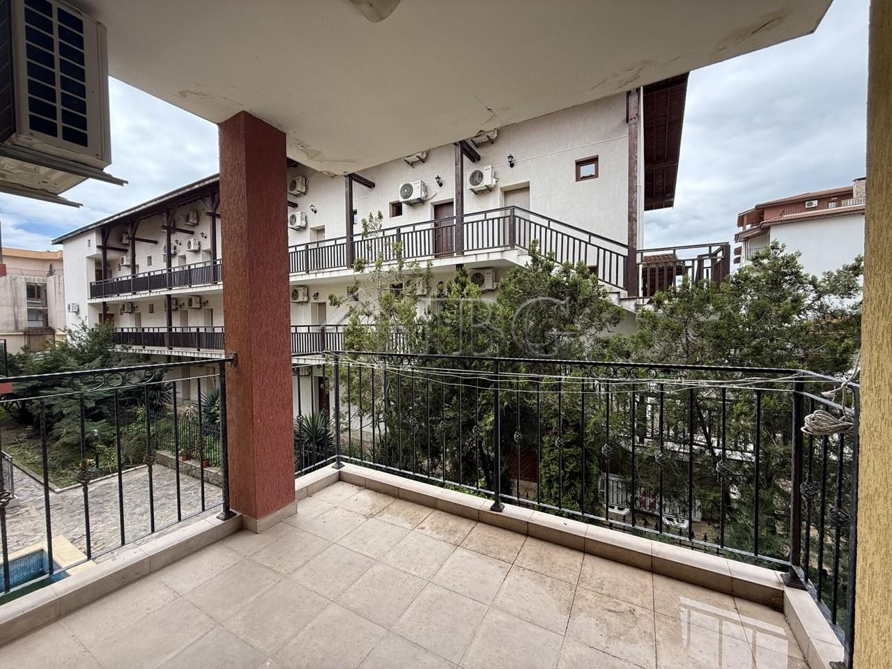 Spacious One-Bedroom Apartment in Tili Complex, Aurelia District - Nessebar — photo 3