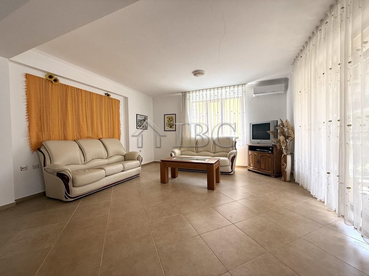 Spacious One-Bedroom Apartment in Tili Complex, Aurelia District - Nessebar — photo 9 of 20