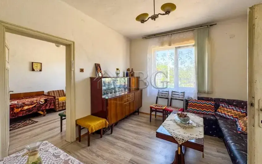 Two-Story House with Land in the Center of Sredets, Burgas Region — photo 10 of 23
