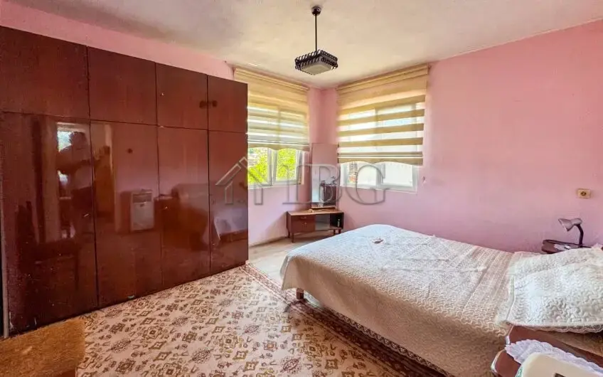 Two-Story House with Land in the Center of Sredets, Burgas Region — photo 16 of 23