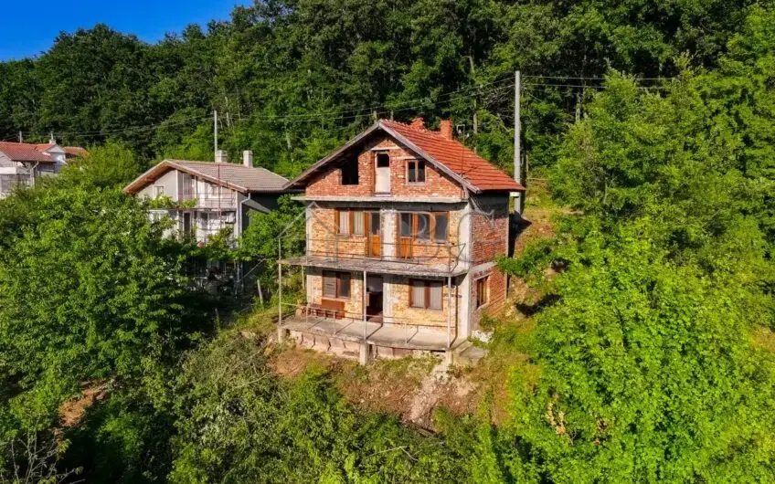 Three-Story House with Land in the Village of Kitka, Burgas Region — photo 3