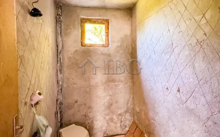 Three-Story House with Land in the Village of Kitka, Burgas Region — photo 10 of 13
