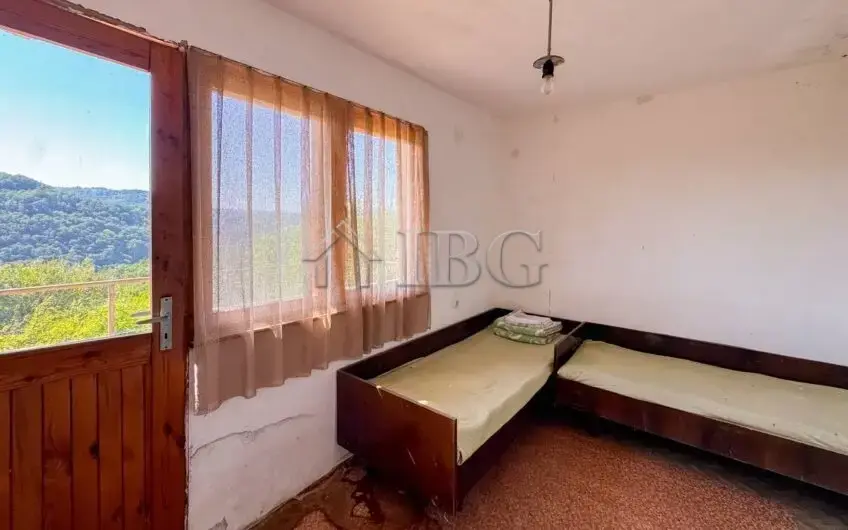 Three-Story House with Land in the Village of Kitka, Burgas Region — photo 6
