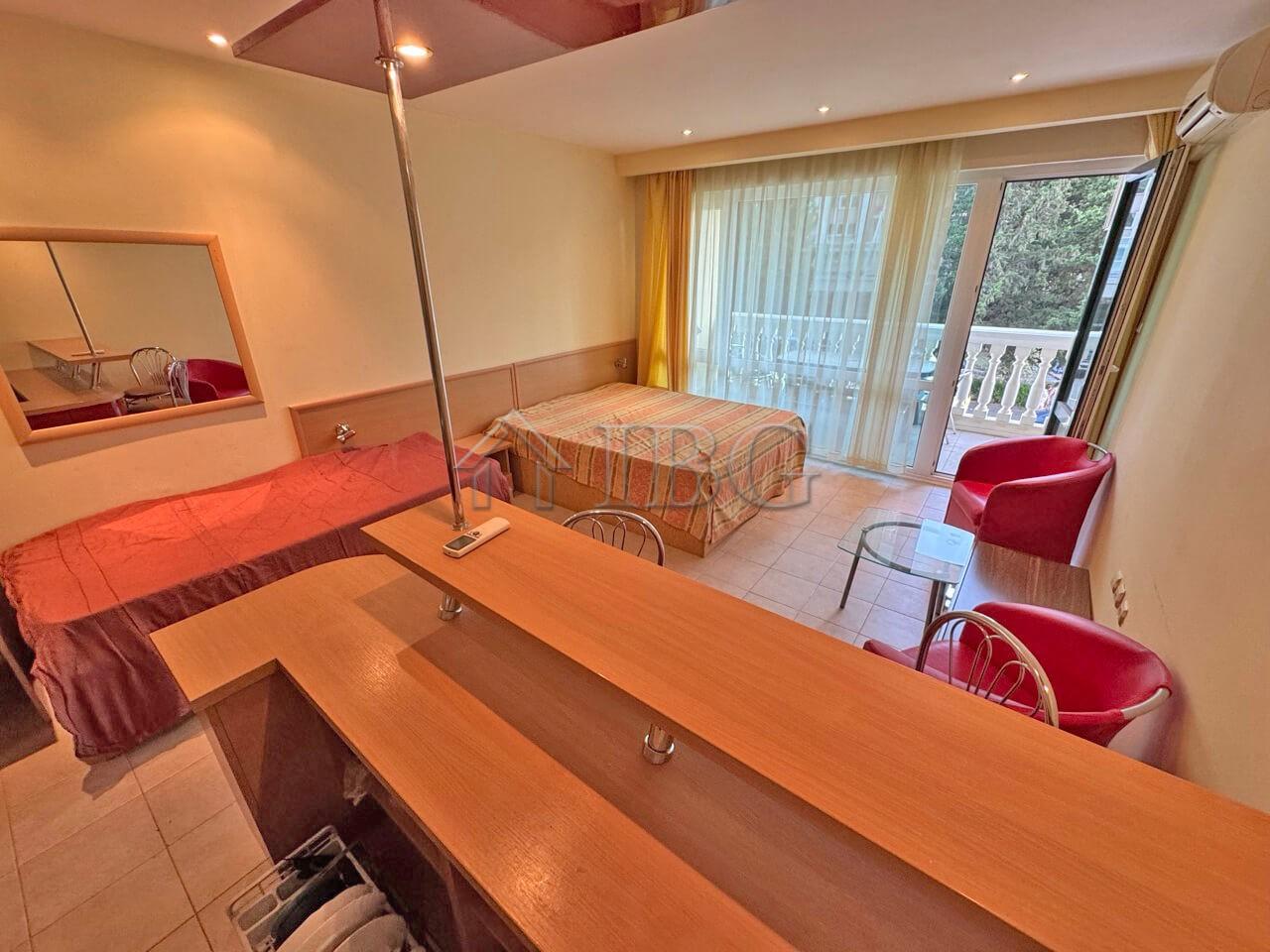 Big Studio with Balcony in Planet Hotel Residential Complex - 2nd line to the Sea, Sunny Beach — photo 12 of 21
