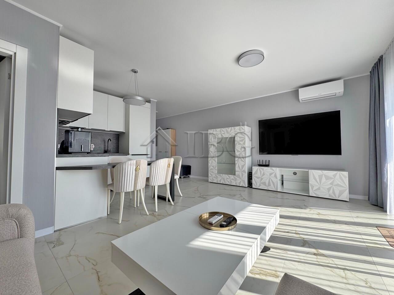Super Sea View! 2-Bedroom Apartment with Large Balcony Sun Coast, Sveti Vlas — photo 4 of 17