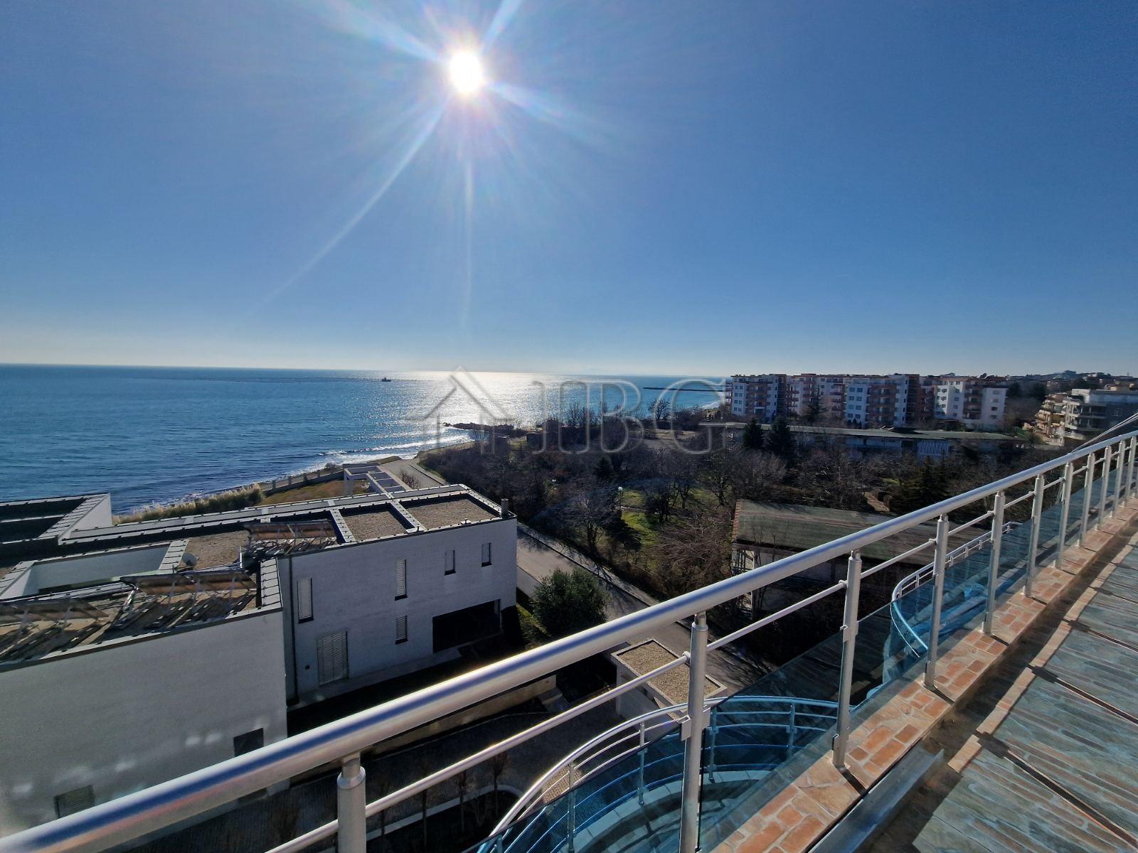 3-Bedroom Penthouse in Oasis Complex, Ravda — First Line to the Sea — main photo