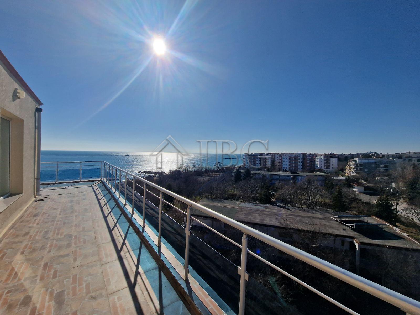 3-Bedroom Penthouse in Oasis Complex, Ravda — First Line to the Sea — photo 6 of 25