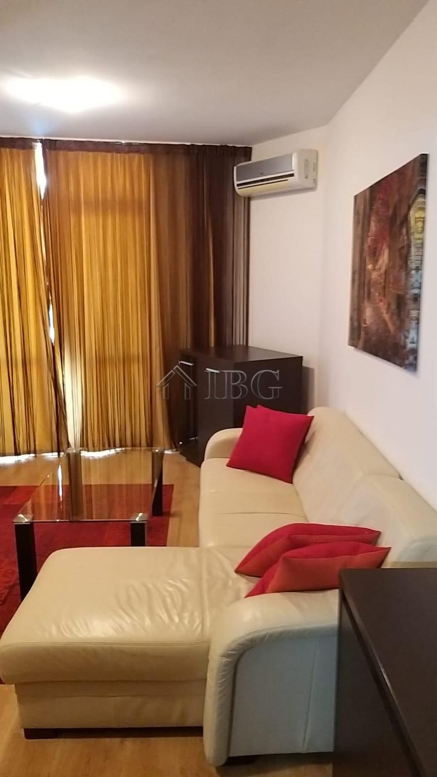 One-Bedroom Apartment with Sea and Pool Views in Luxor, Sveti Vlas — photo 7 of 12