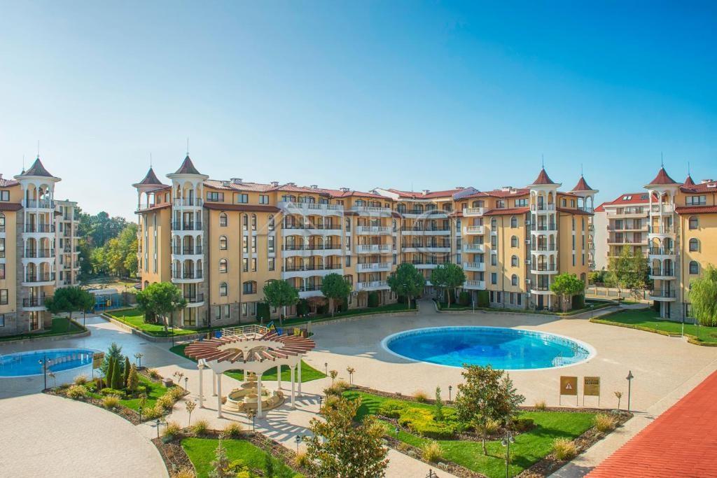 Apartment with One Bedroom and Pool View Royal Sun, Sunny Beach — photo 9 of 15