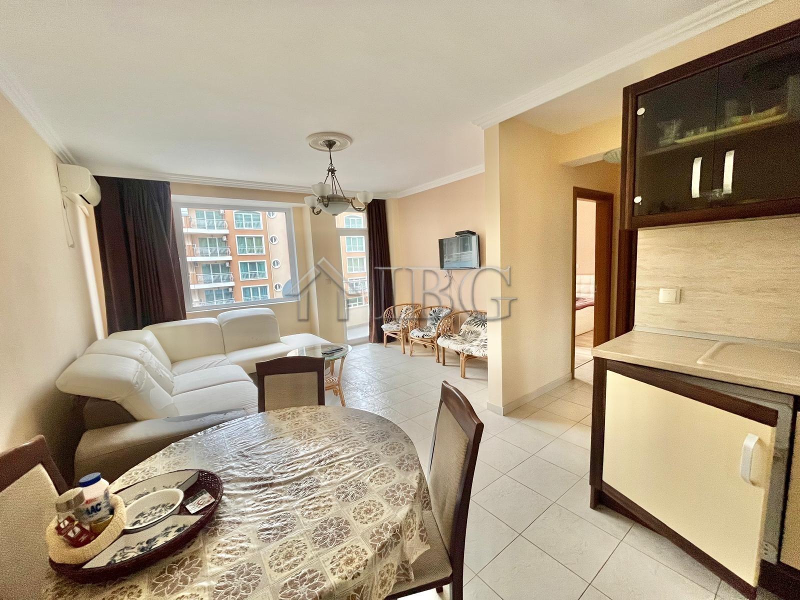 2-Bedroom Apartment with Pool View in Laguna 3, Sunny Beach — main photo