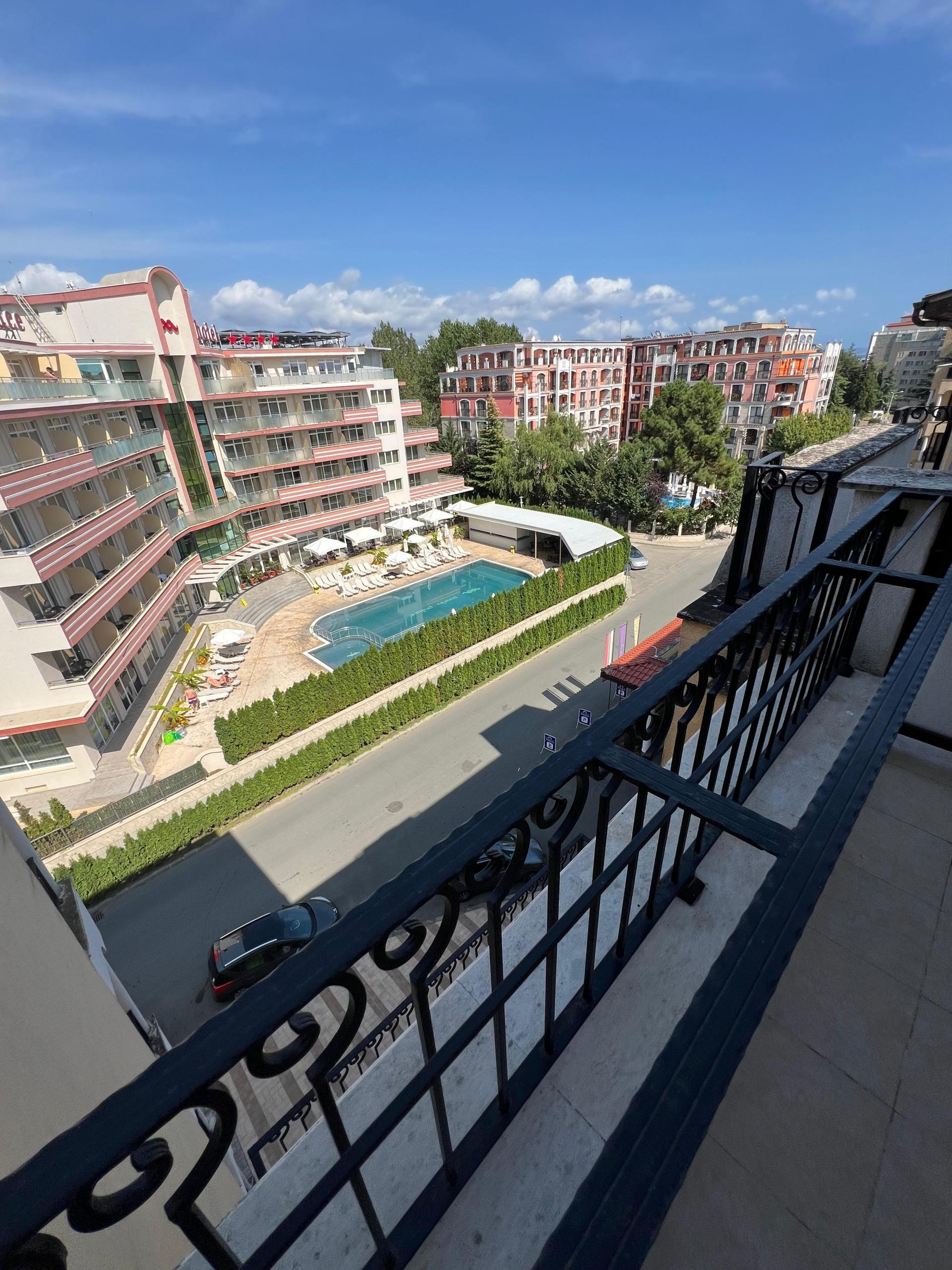 Apartment with One Bedroom and Pool View Royal Sun, Sunny Beach — photo 4