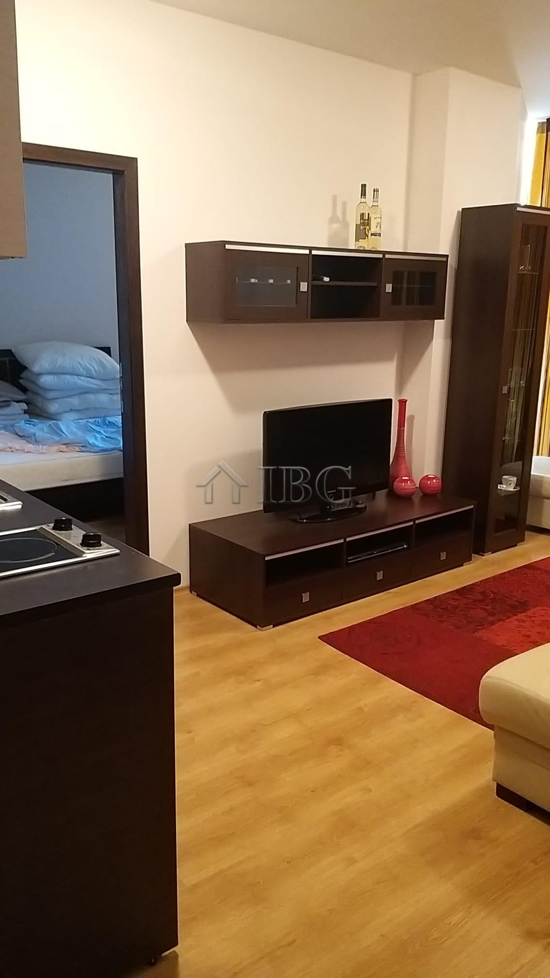 One-Bedroom Apartment with Sea and Pool Views in Luxor, Sveti Vlas — photo 10 of 12