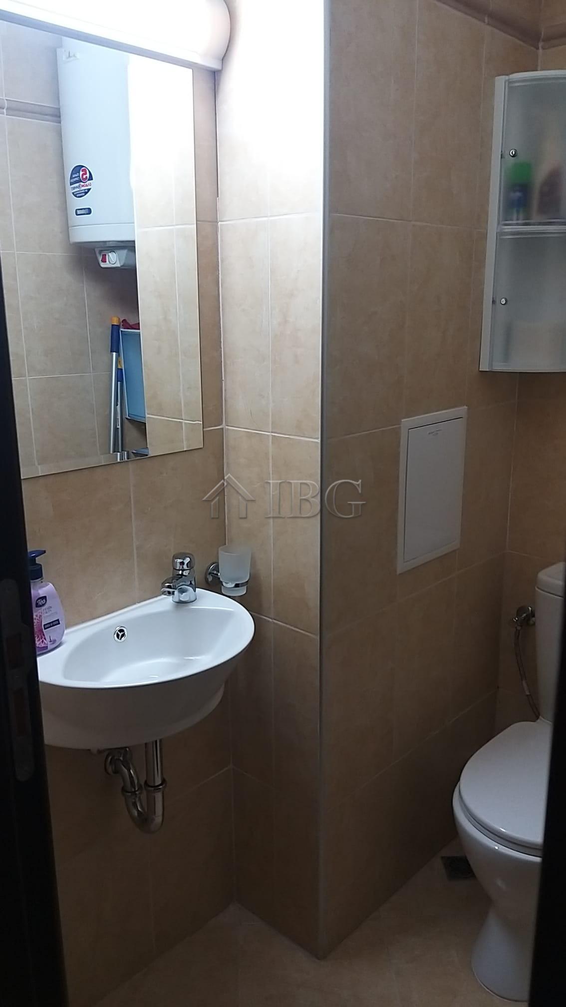 One-Bedroom Apartment with Sea and Pool Views in Luxor, Sveti Vlas — photo 12 of 12