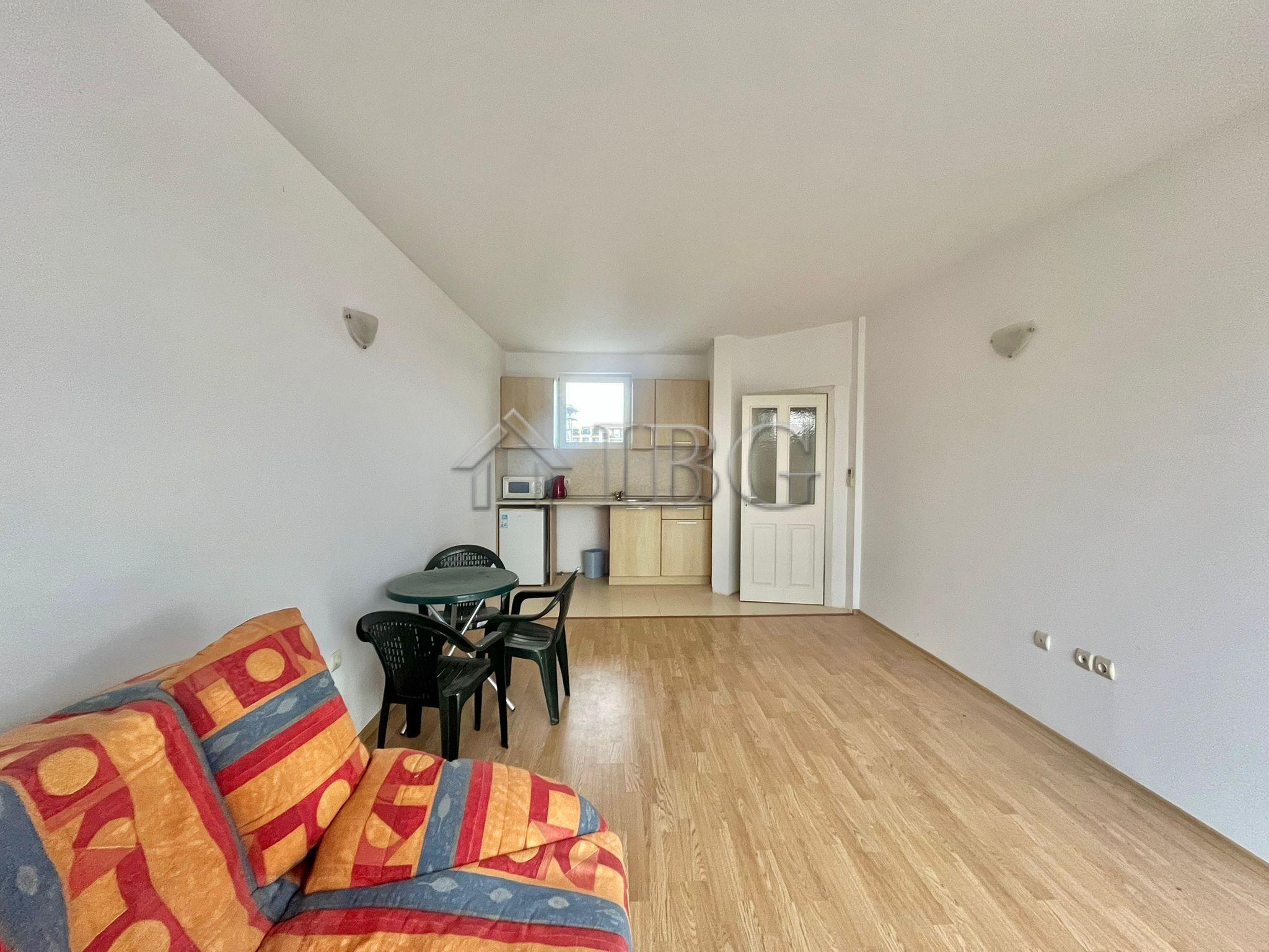1-Bedroom Apartment with Sea and Green Area View in Sveti Nikola Complex, Sveti Vlas — photo 4 of 19