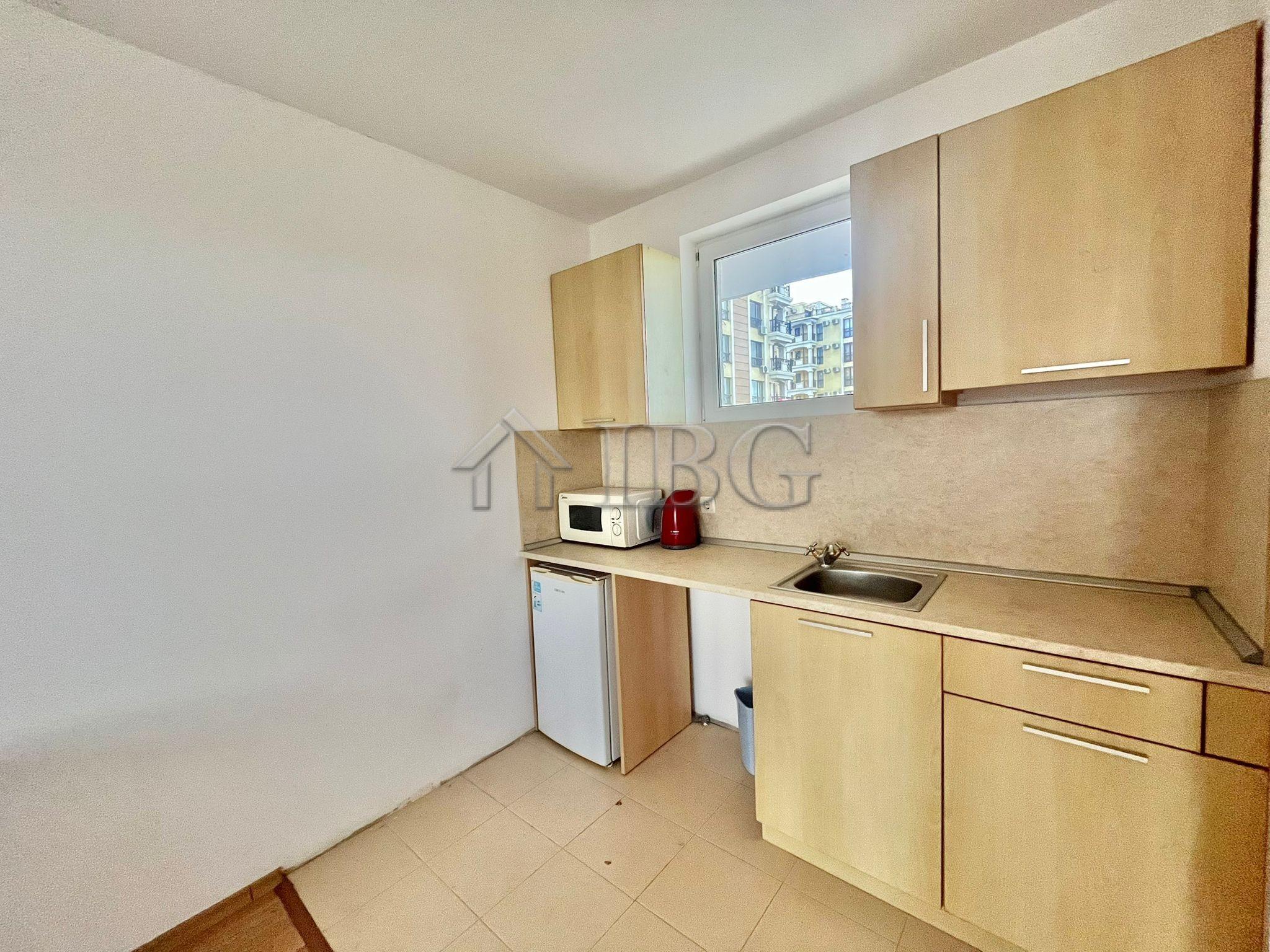1-Bedroom Apartment with Sea and Green Area View in Sveti Nikola Complex, Sveti Vlas — photo 3