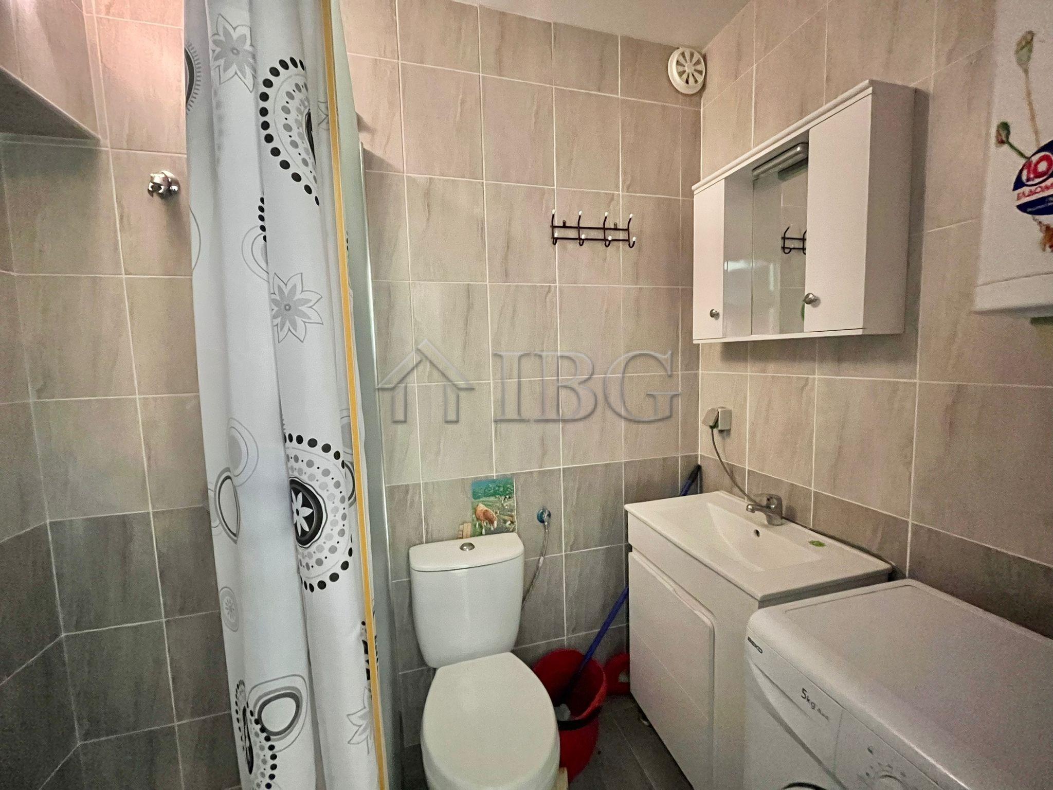 1-Bedroom Apartment with Pool View in Saint George Palace, Sveti Vlas — photo 10 of 10