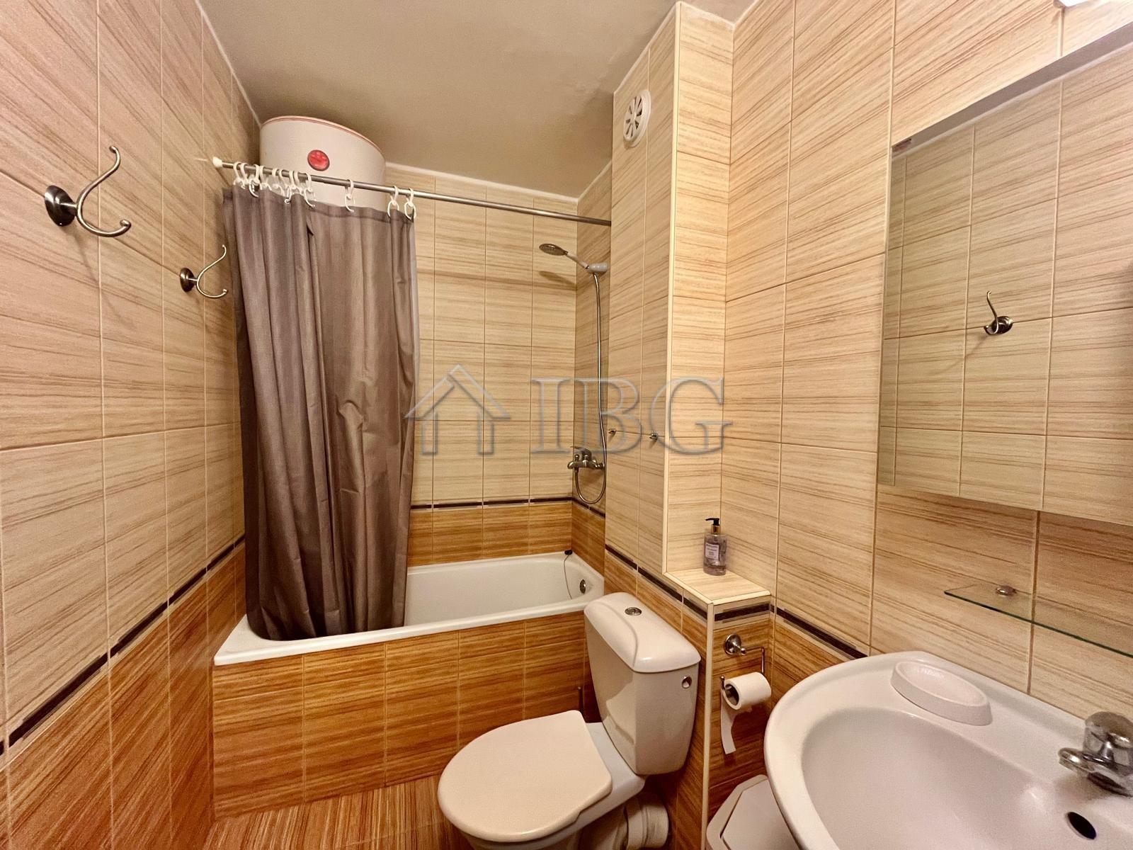 2-Bedroom Apartment with Partial Sea View, Sveti Vlas — photo 12 of 13