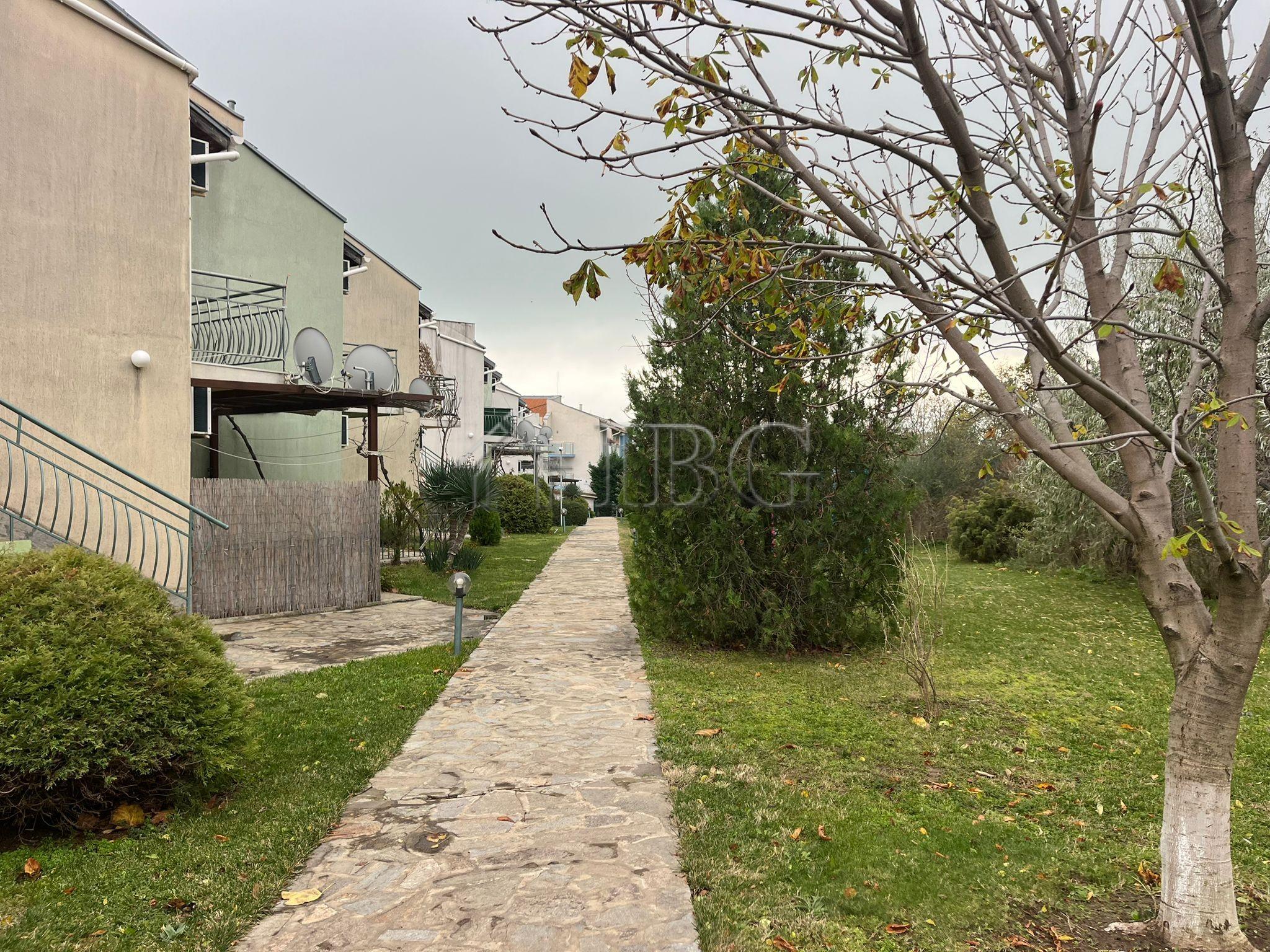 1-Bedroom Apartment with Sea and Green Area View in Sveti Nikola Complex, Sveti Vlas — photo 12 of 19