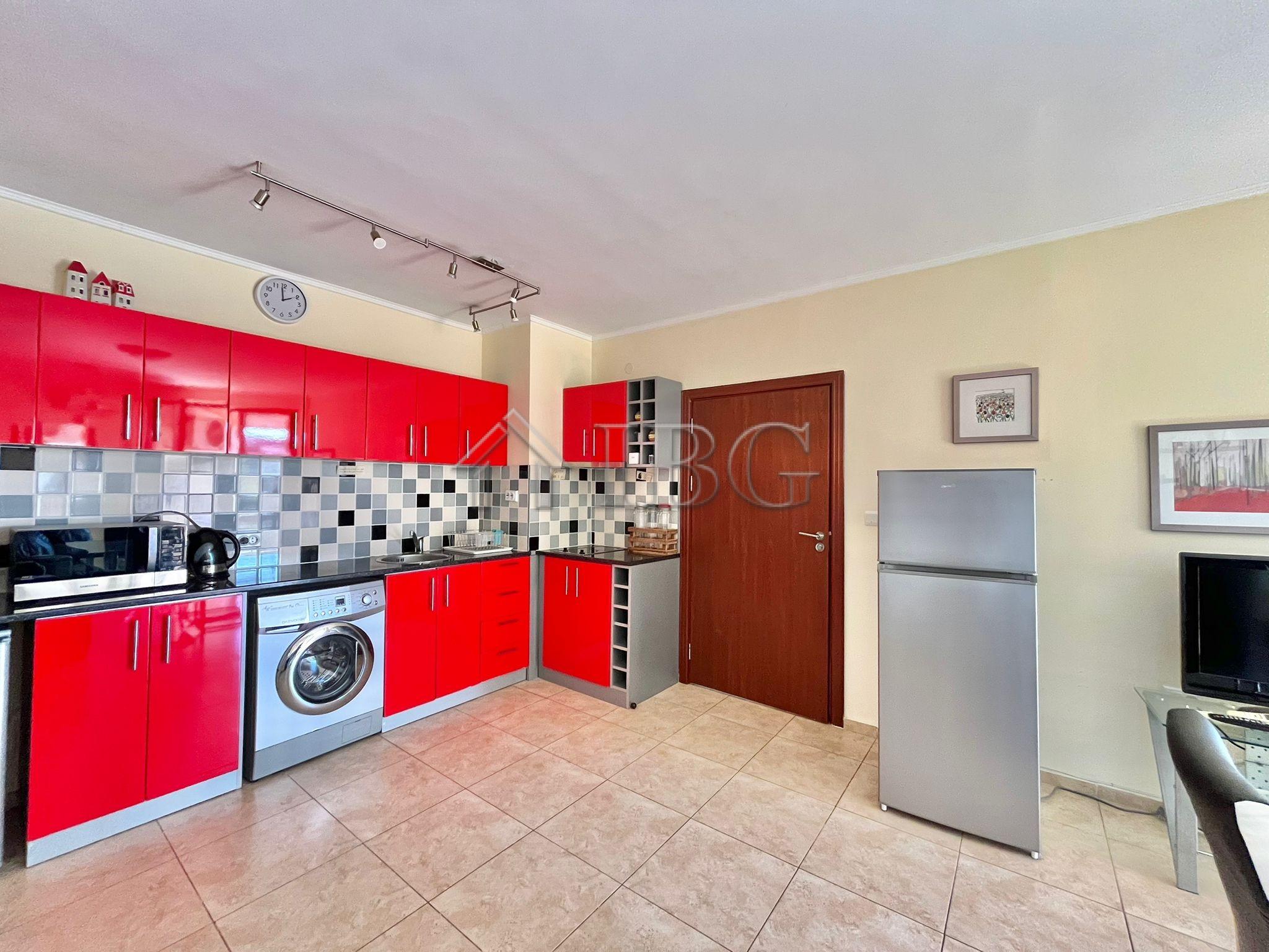 Spacious 3-Bedroom Apartment in Apollon 4, Ravda — photo 10 of 18
