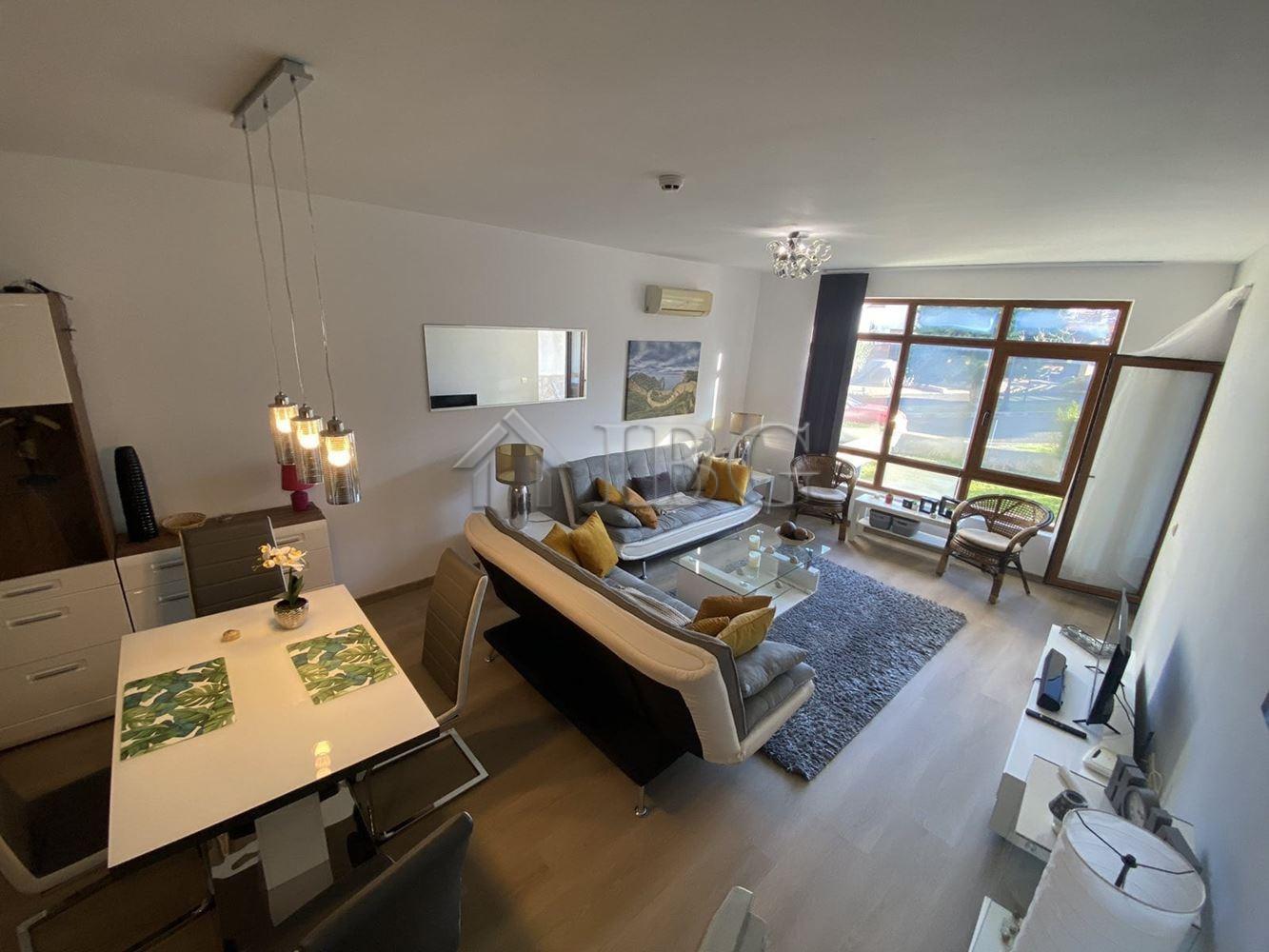 One-Bedroom Apartment with Private Yard in Vineyards Resort, Aheloy — photo 7 of 14