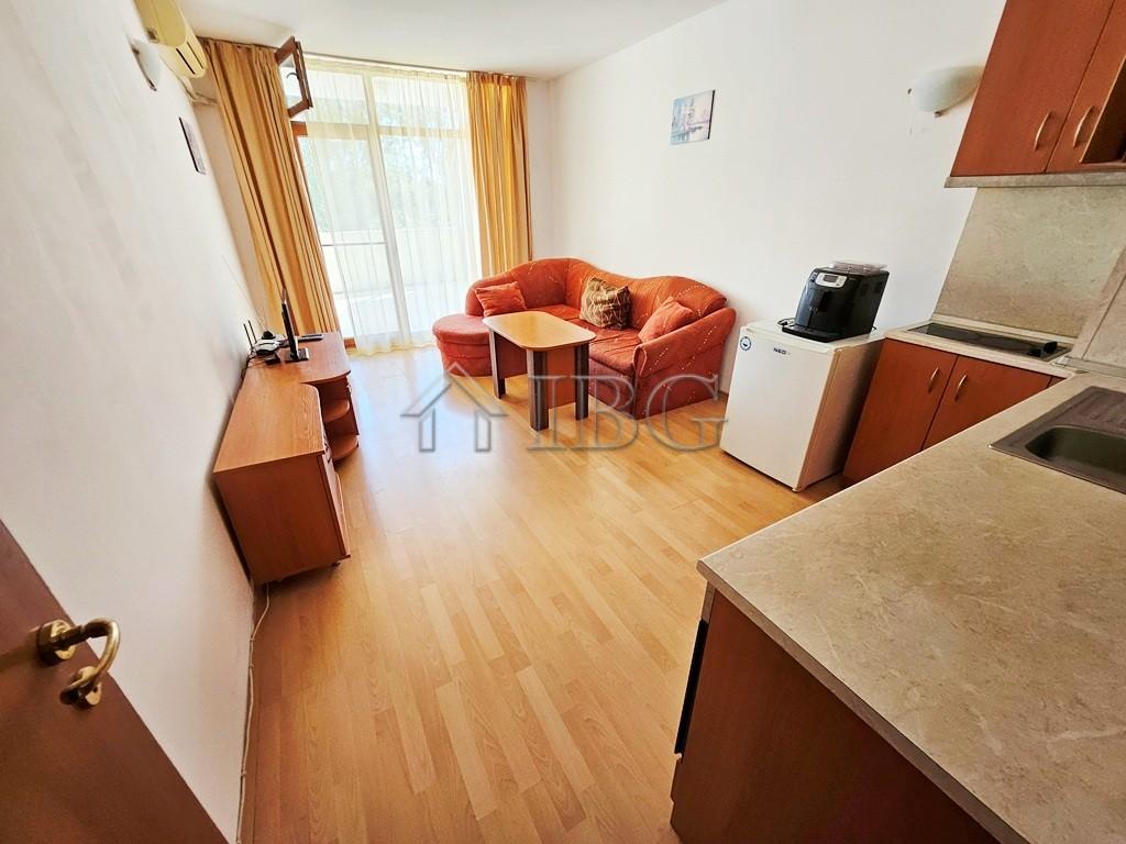 1-Bedroom Apartment with Pool View in Blue Summer Complex, Sunny Beach — photo 2