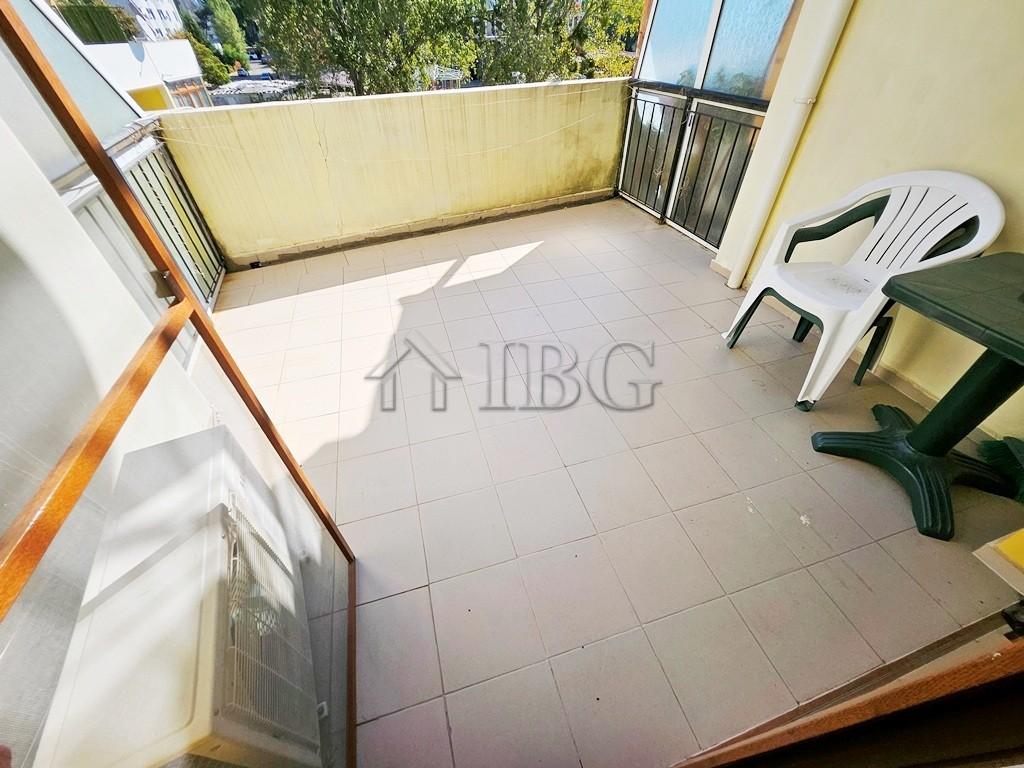 1-Bedroom Apartment with Pool View in Blue Summer Complex, Sunny Beach — photo 6 of 16