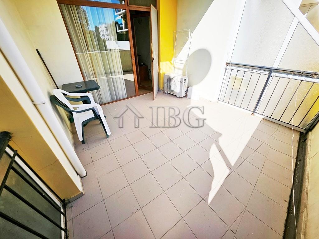 1-Bedroom Apartment with Pool View in Blue Summer Complex, Sunny Beach — photo 8 of 16