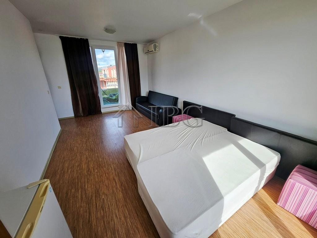 3-Bedroom Apartment with Big Terrace in Sunny View Central, Sunny Beach — photo 18 of 20