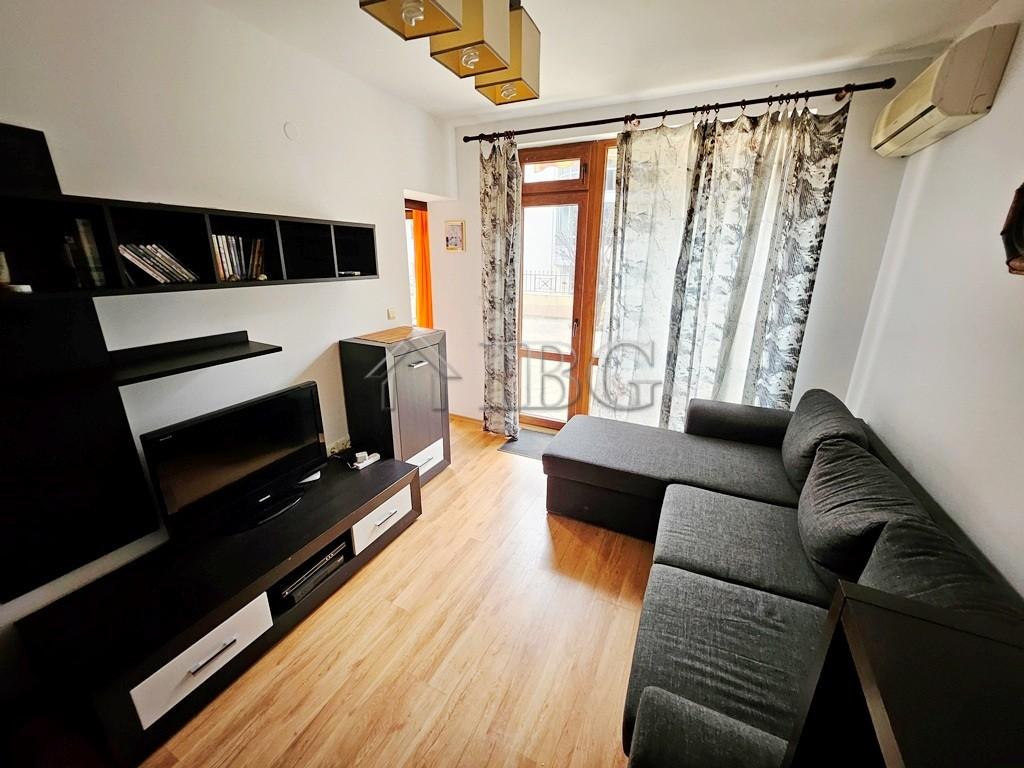 1-Bedroom Apartment with Pool View in Siana 4, Sveti Vlas — photo 6 of 13