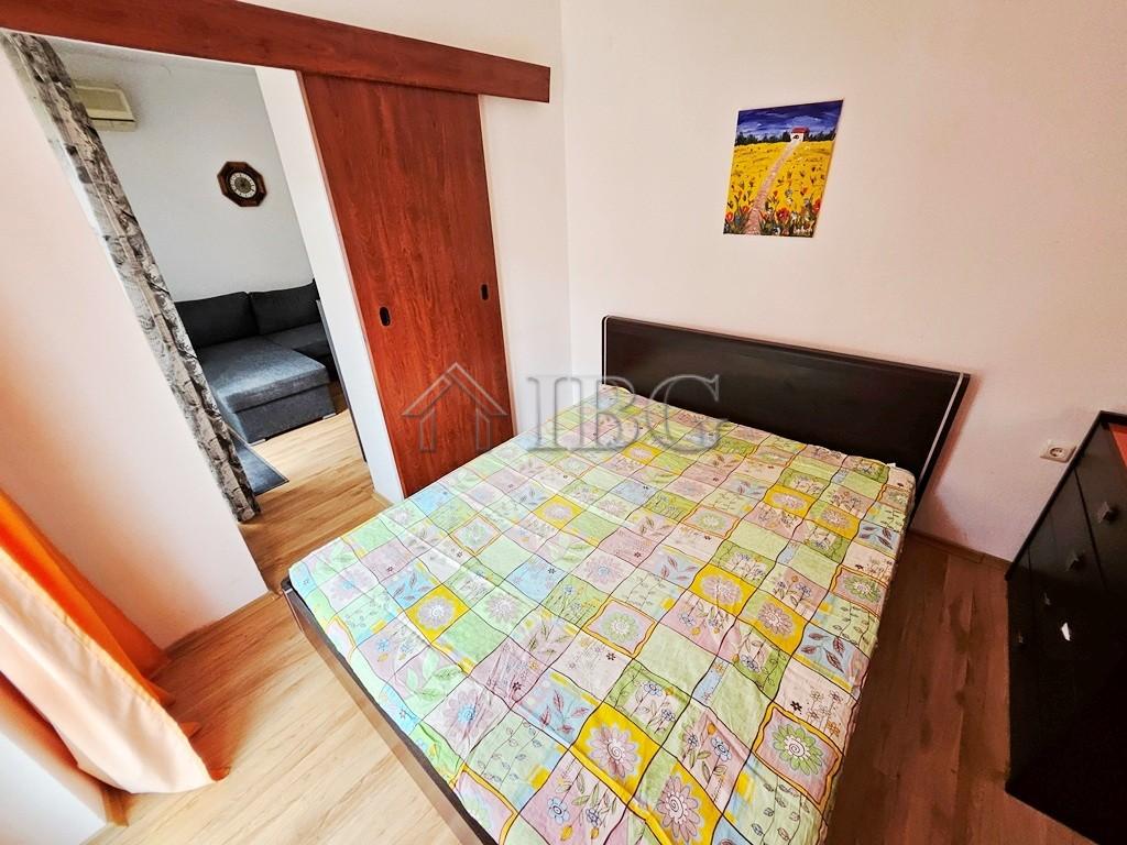 1-Bedroom Apartment with Pool View in Siana 4, Sveti Vlas — photo 10 of 13