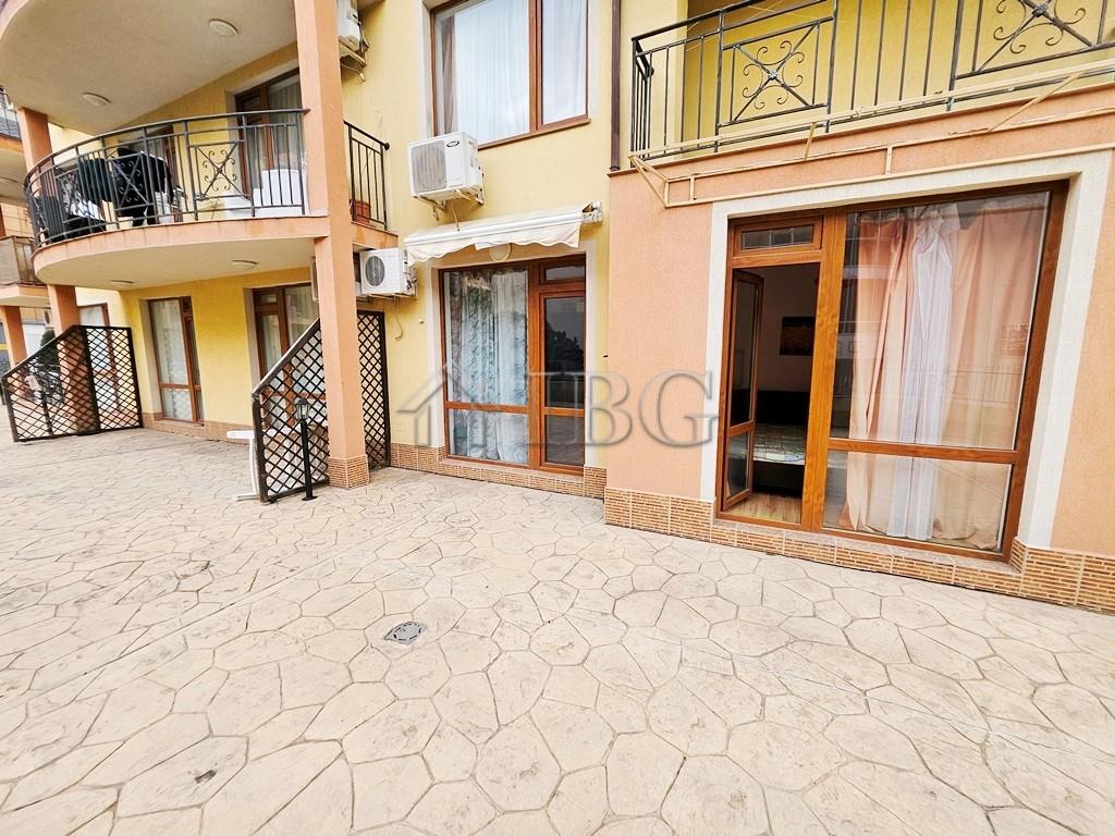 1-Bedroom Apartment with Pool View in Siana 4, Sveti Vlas — photo 4 of 13