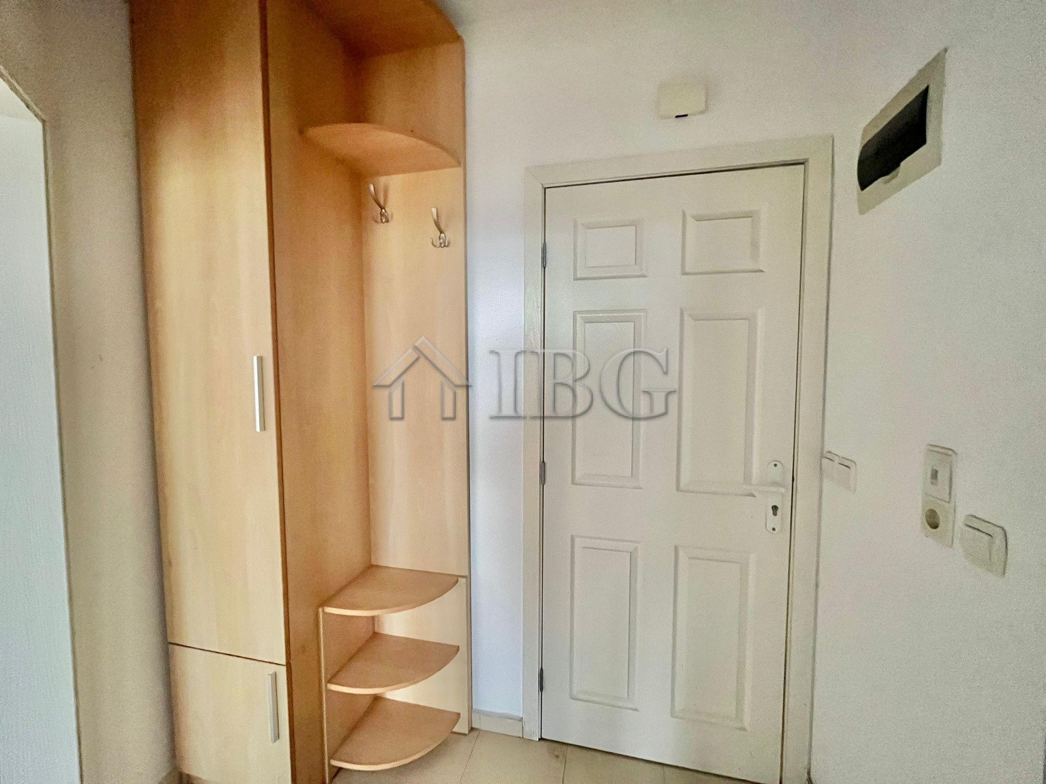 1-Bedroom Apartment with Sea and Green Area View in Sveti Nikola Complex, Sveti Vlas — photo 9 of 19
