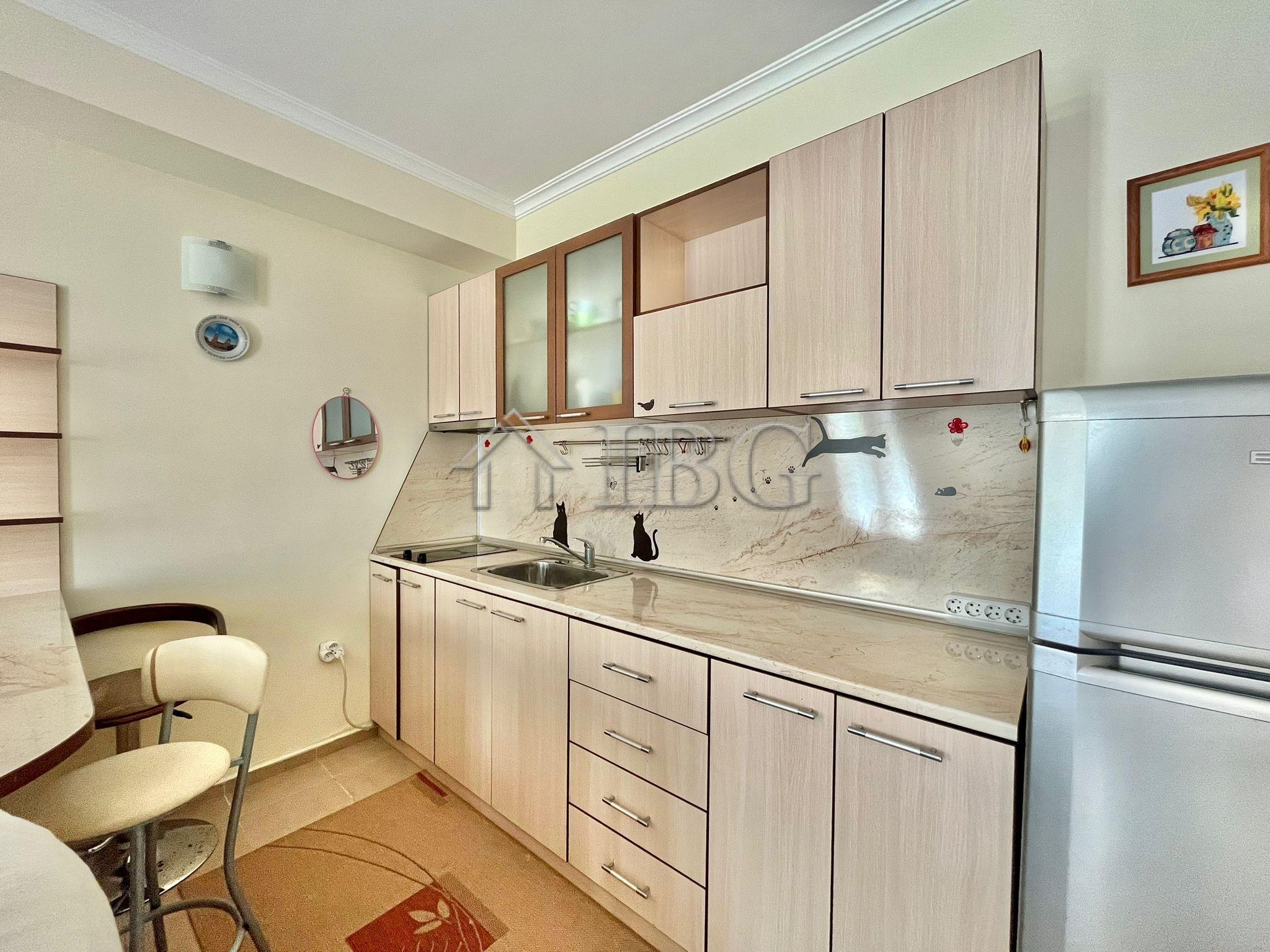 1-Bedroom Apartment with Pool View in Saint George Palace, Sveti Vlas — photo 8 of 10