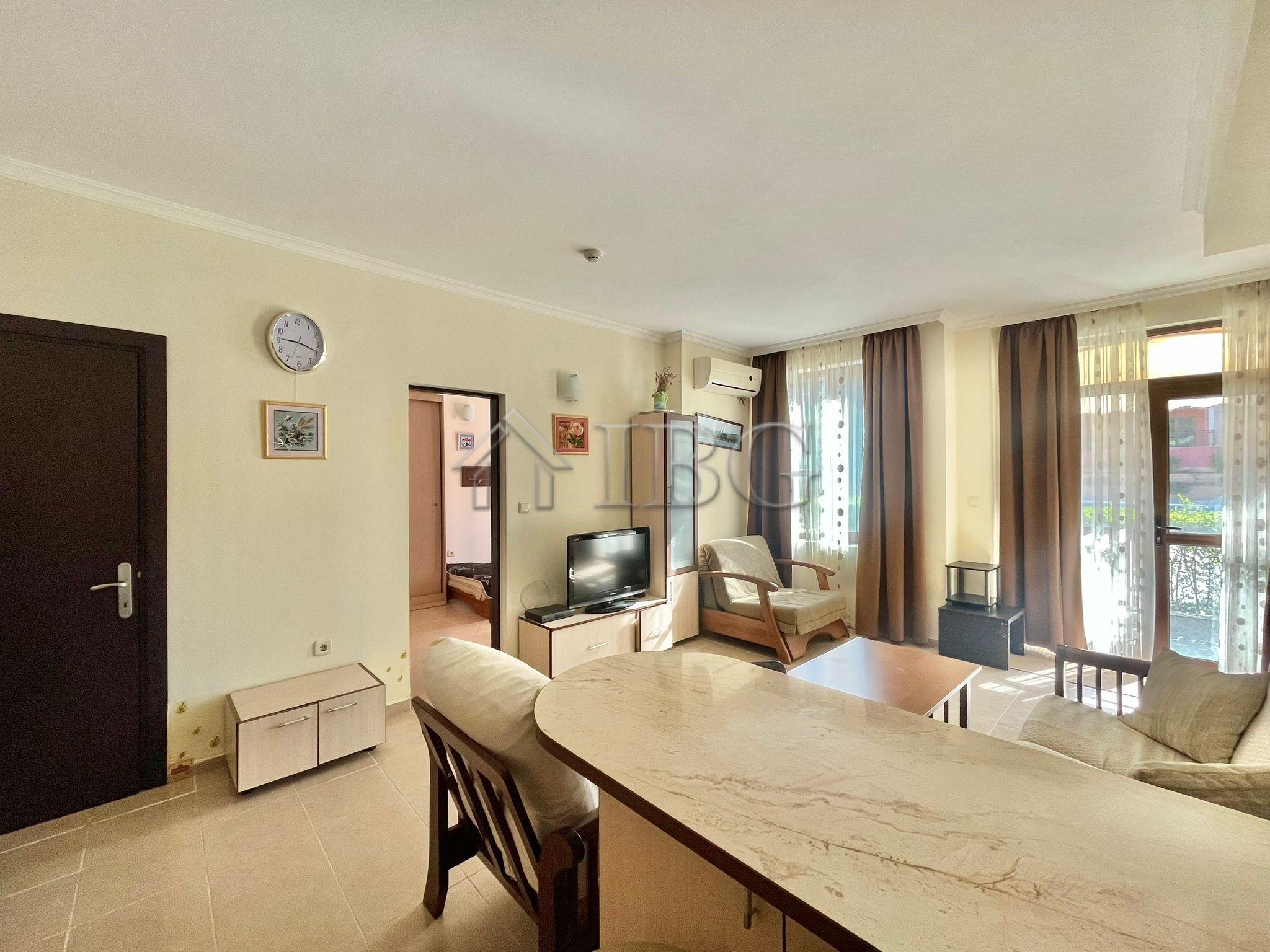 1-Bedroom Apartment with Pool View in Saint George Palace, Sveti Vlas — photo 7 of 10