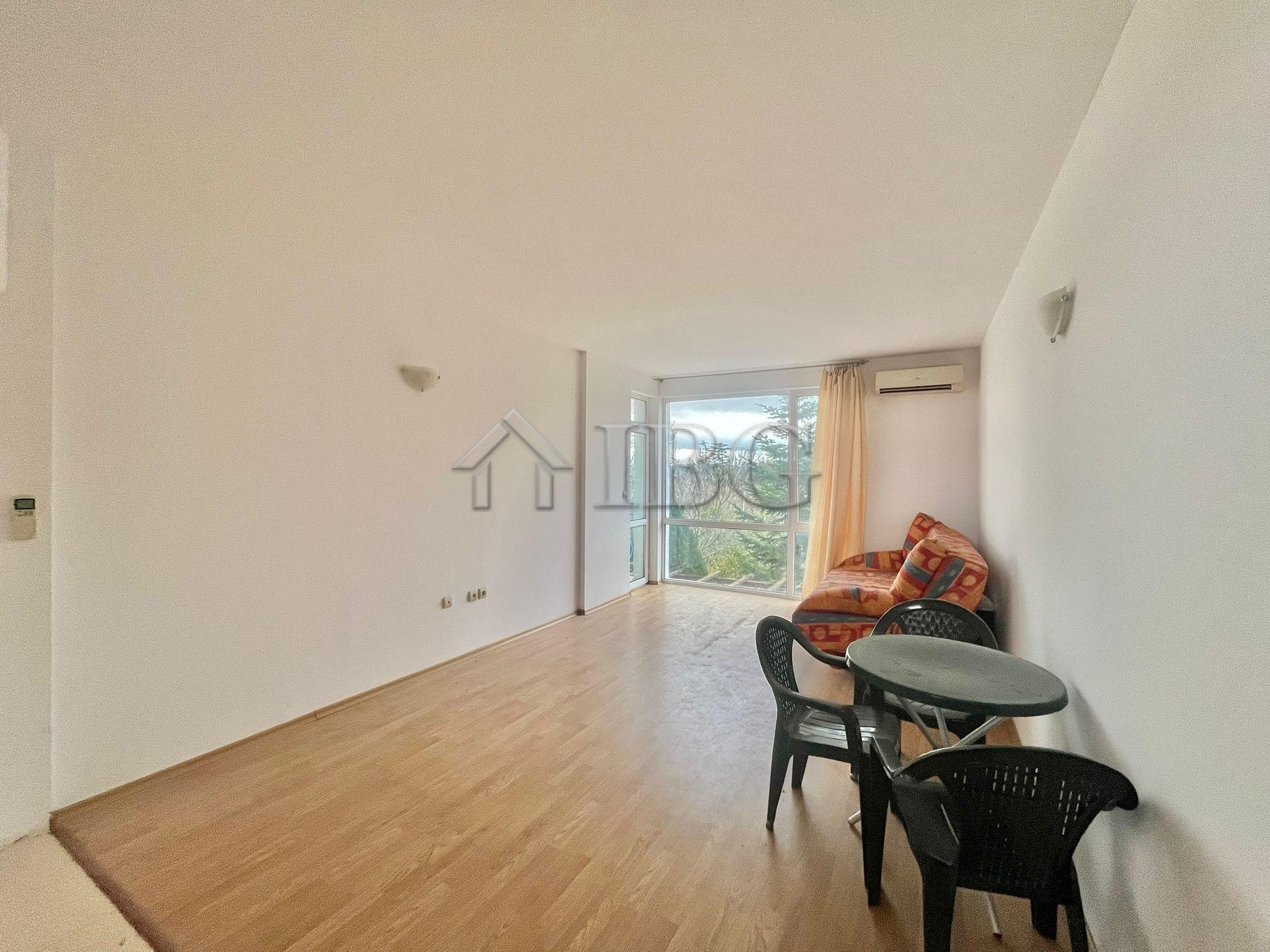 1-Bedroom Apartment with Sea and Green Area View in Sveti Nikola Complex, Sveti Vlas — photo 6 of 19