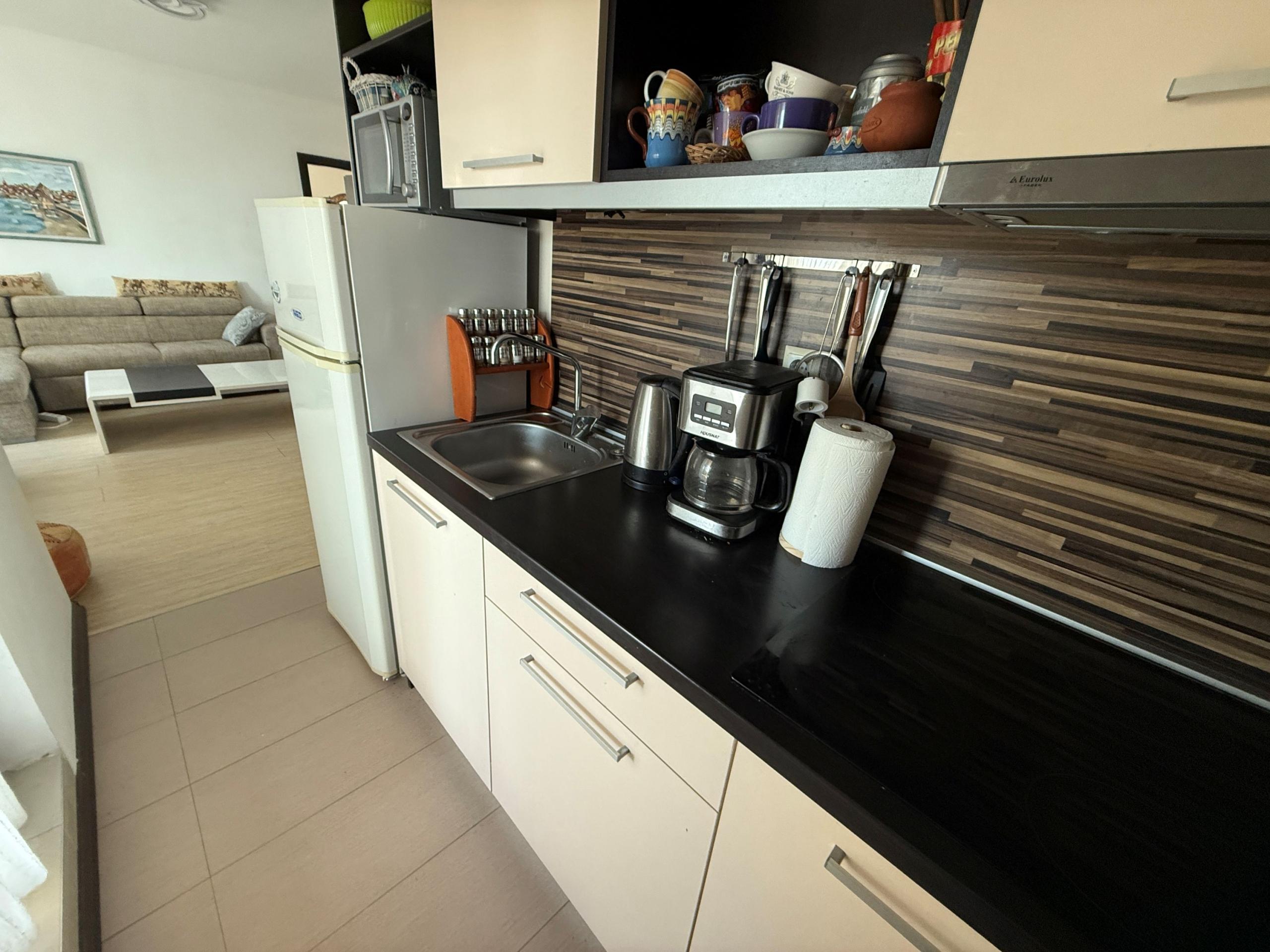 Apartment with 1 Bedroom (2 Rooms) + Big Terrace South Bay, Sveti Vlas — photo 7 of 11