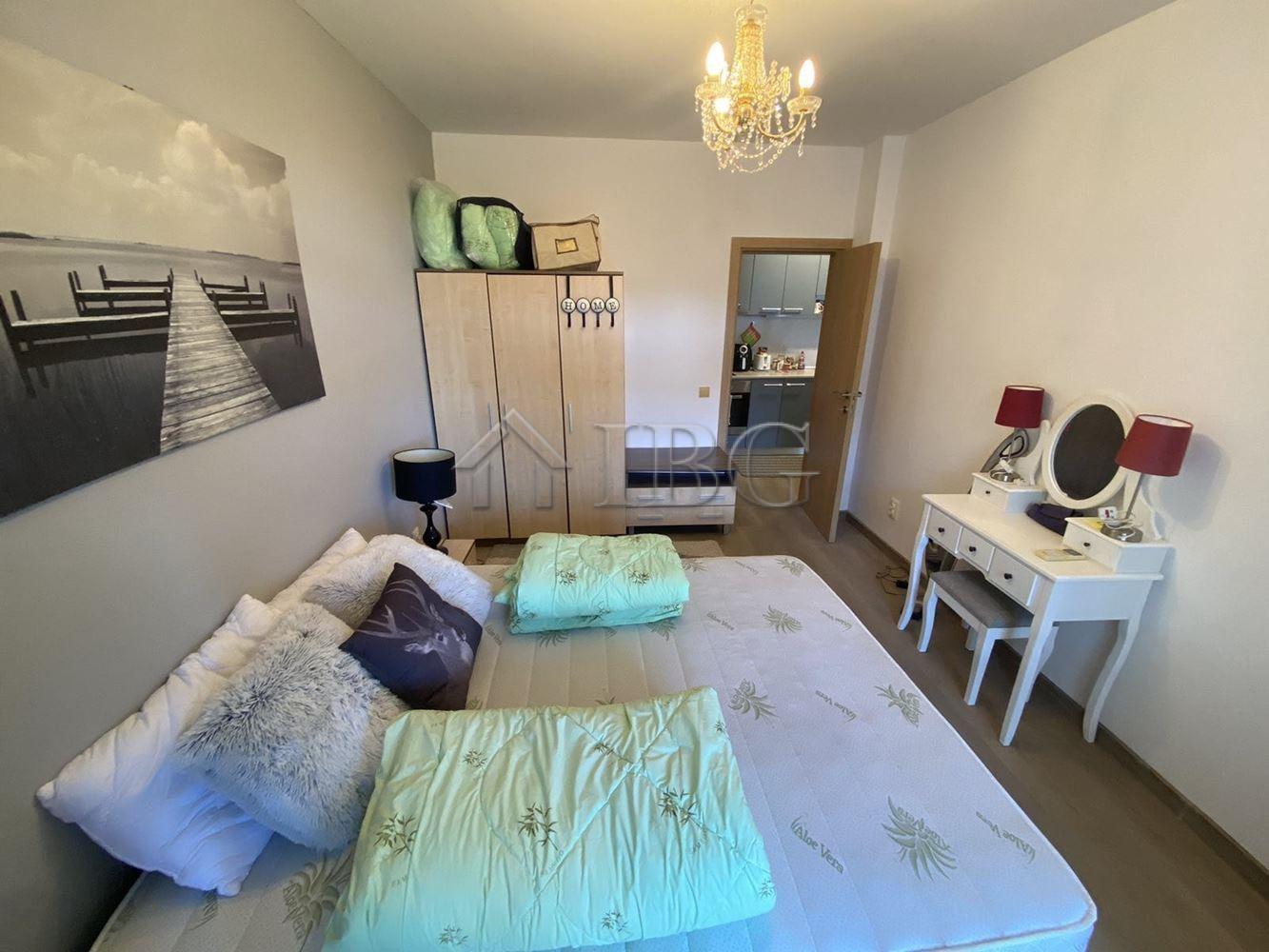 One-Bedroom Apartment with Private Yard in Vineyards Resort, Aheloy — photo 12 of 14