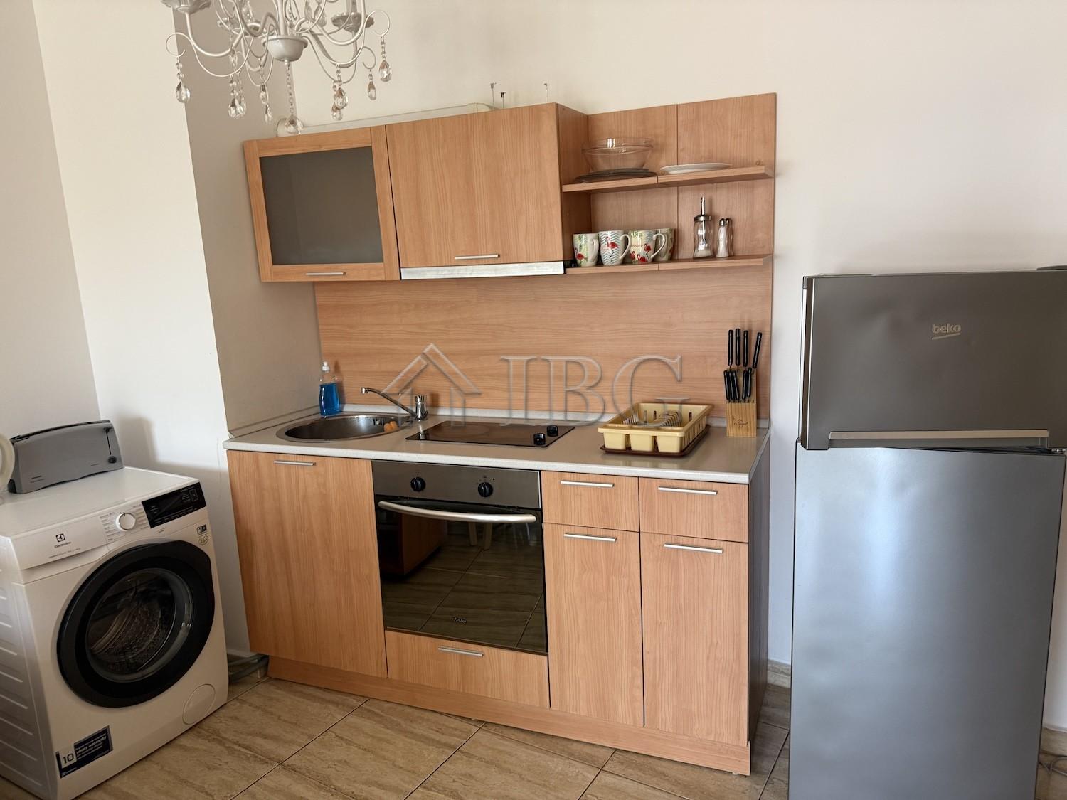 2-Bedroom Apartment in Vodenitsata Complex, Sveti Vlas — photo 6 of 14