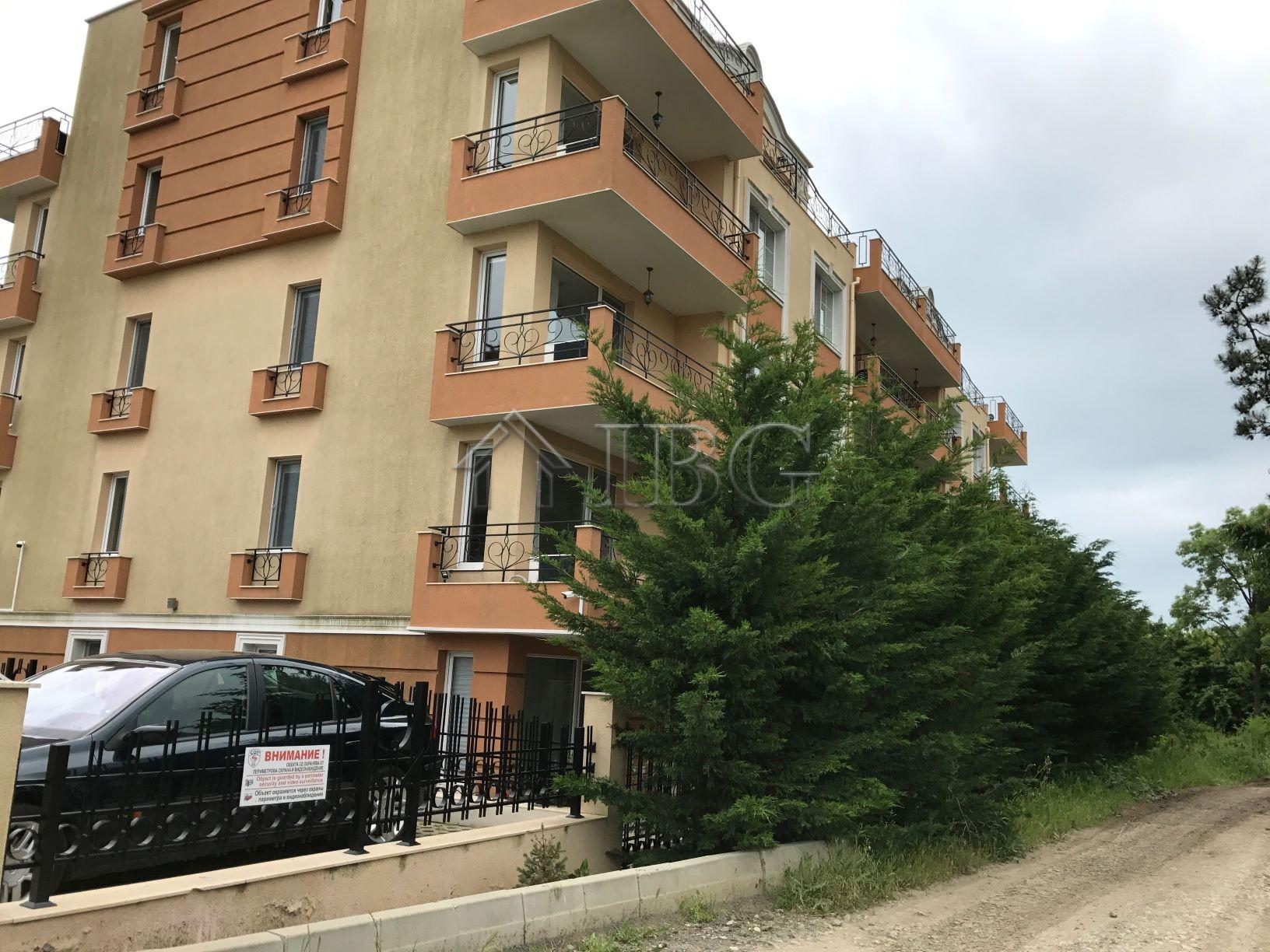 1-Bedroom Apartment with Pool and Yard View in Pomorie Residence, Pomorie — photo 17 of 18