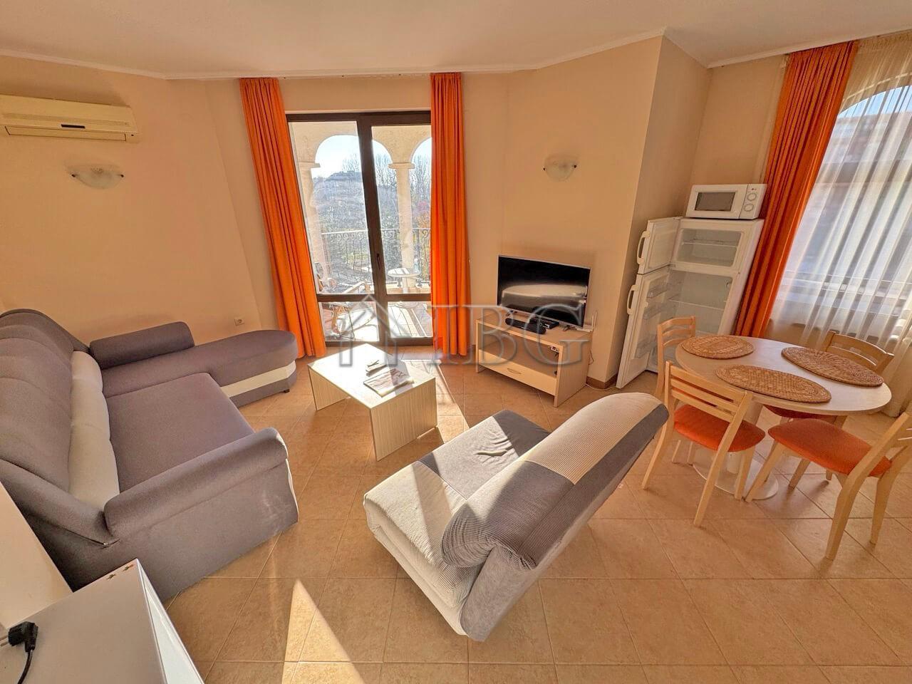 Apartment with 2 Bedrooms and 2 Bathrooms Royal Sun Complex, Sunny Beach — photo 5 of 23