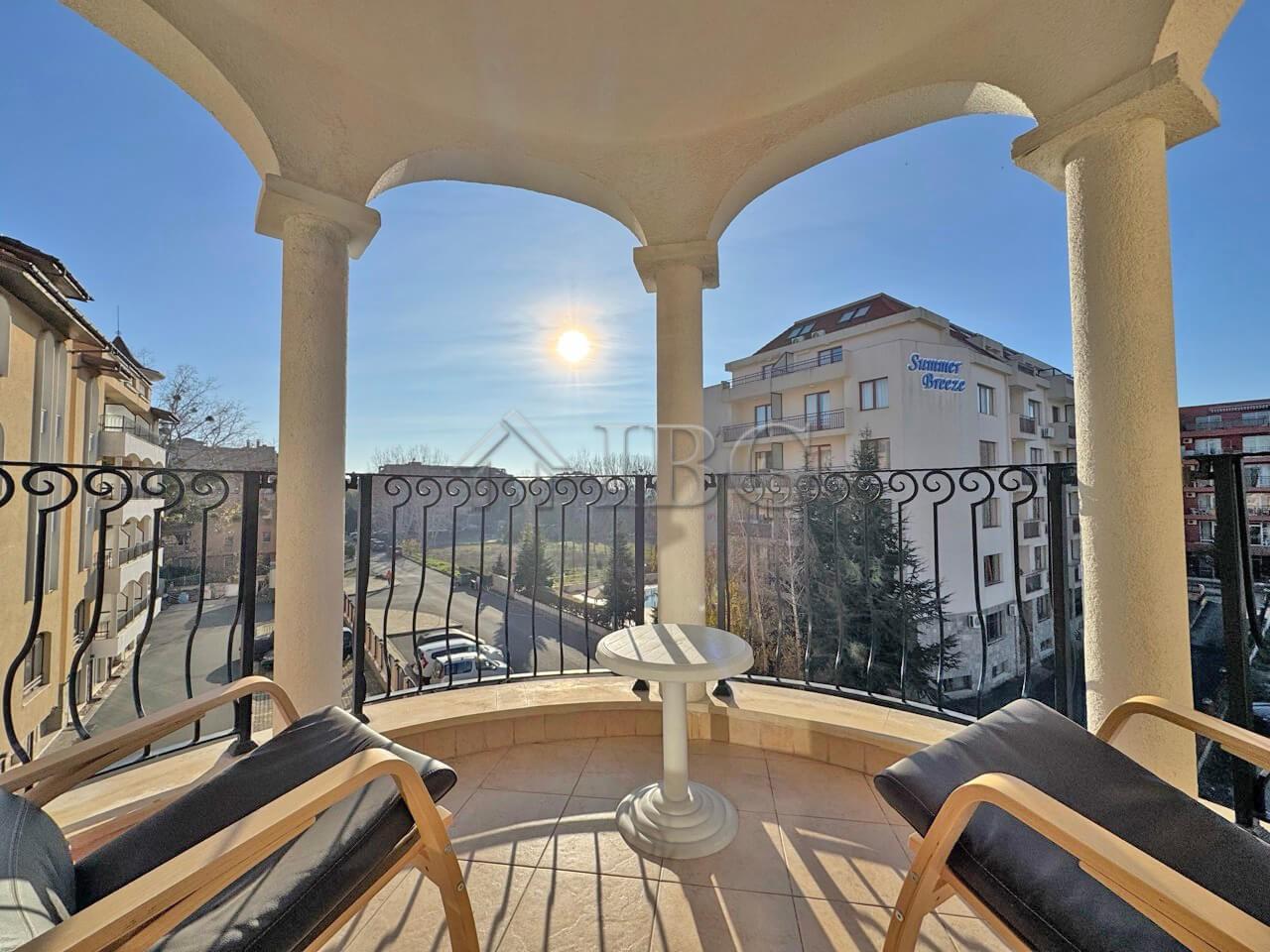 Apartment with 2 Bedrooms and 2 Bathrooms Royal Sun Complex, Sunny Beach — photo 3